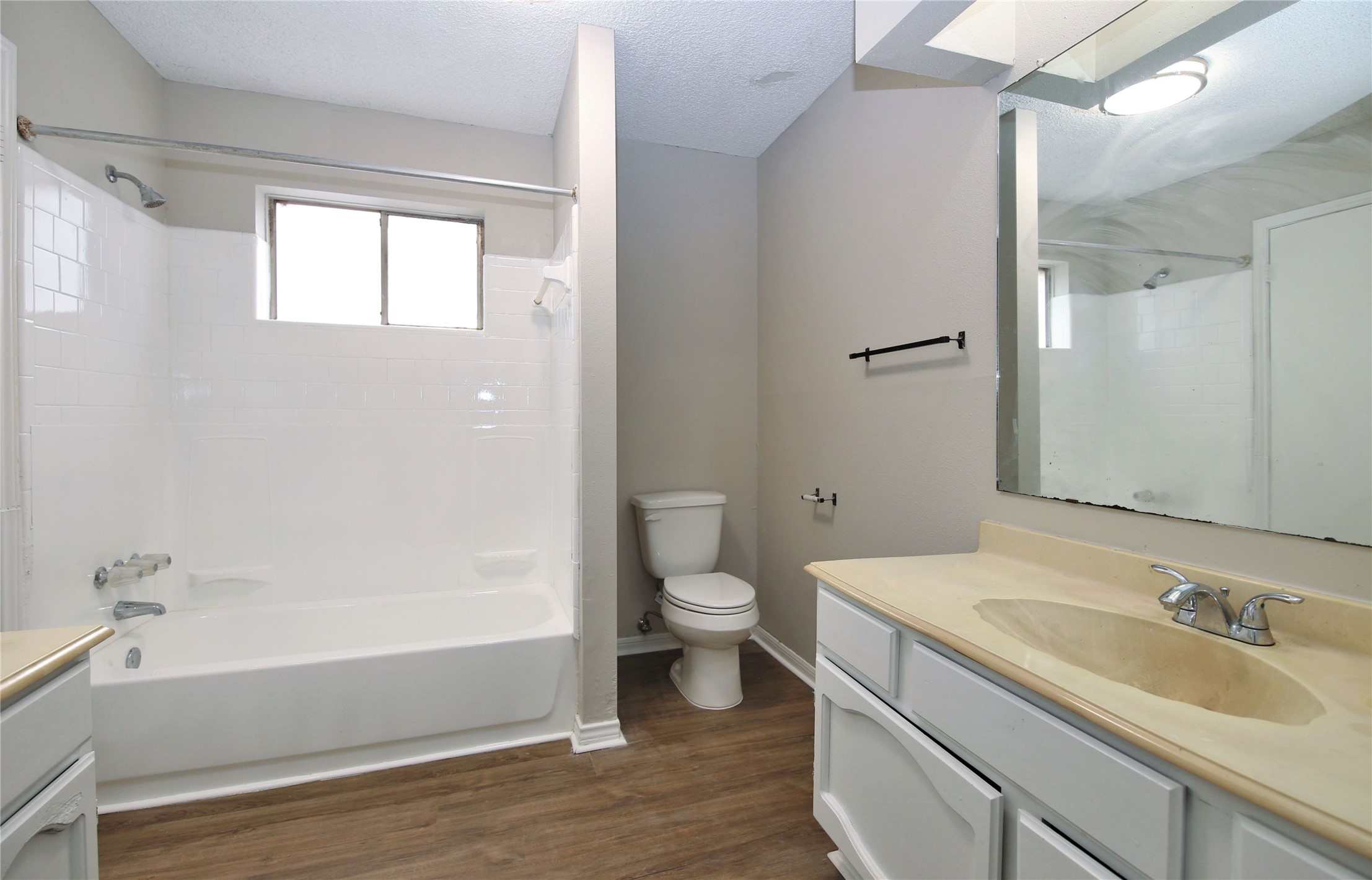 7814 Barnhill Property Photo 13
