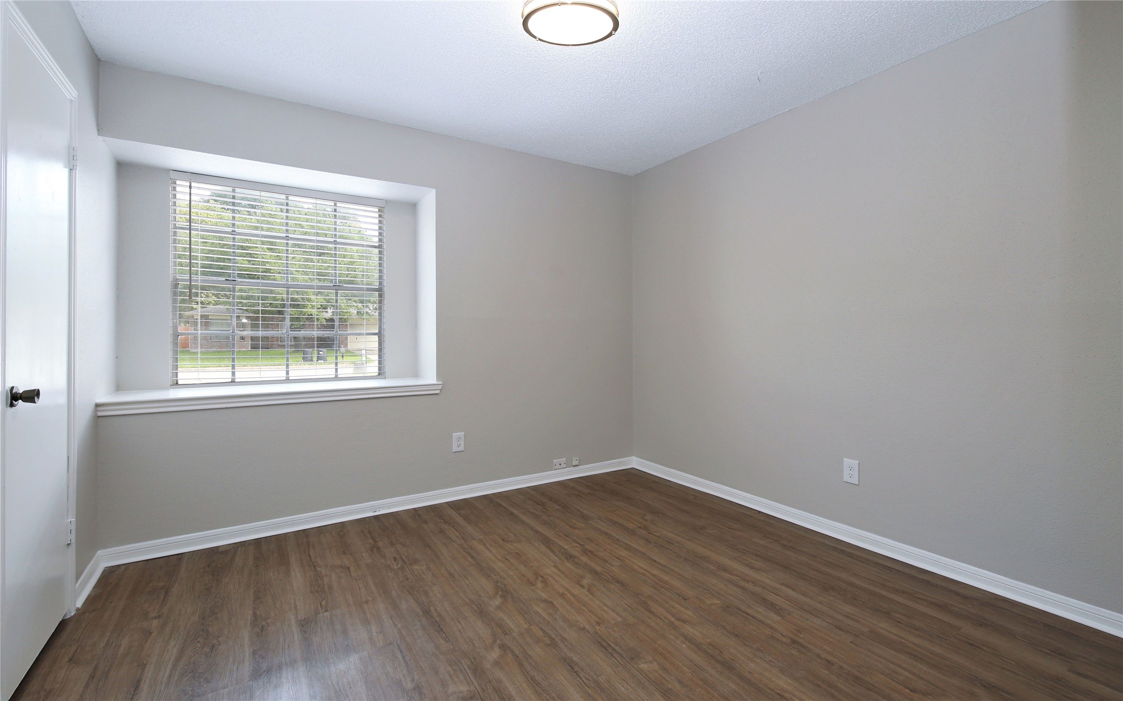 7814 Barnhill Property Photo 15