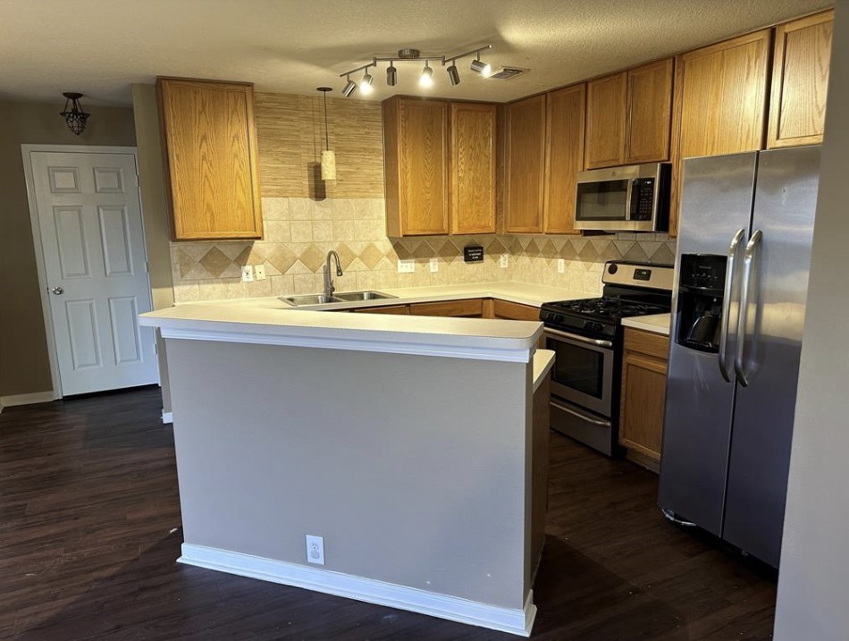 17438 Ivy Stream Drive Property Photo 7