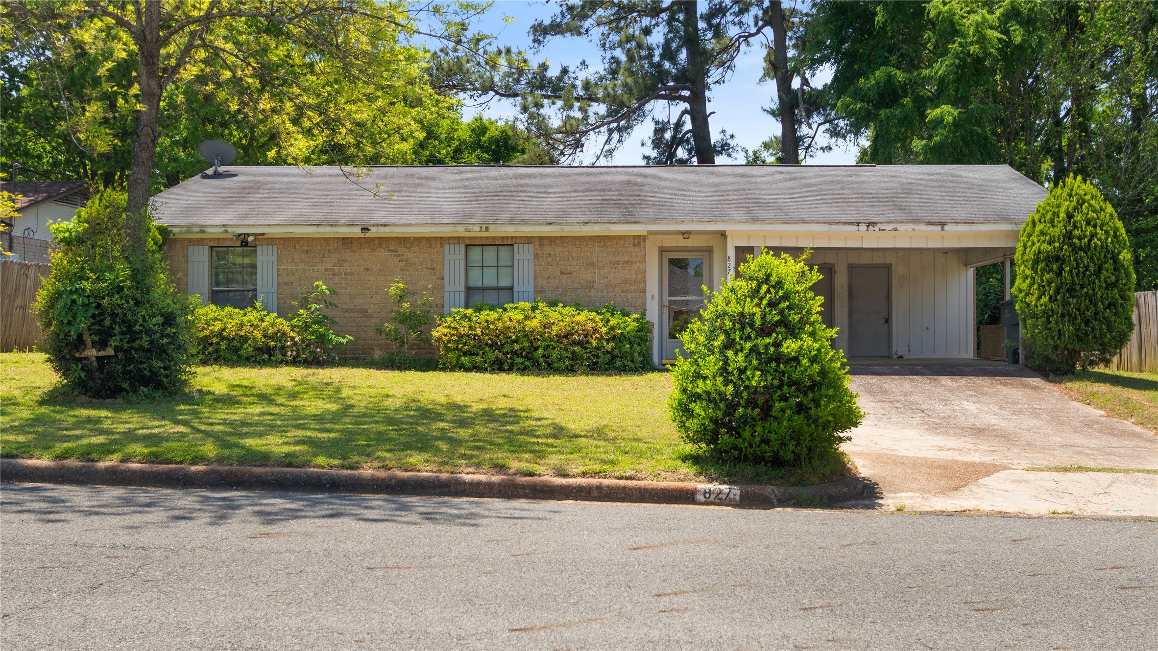 827 Scarlet Oak Street Property Photo