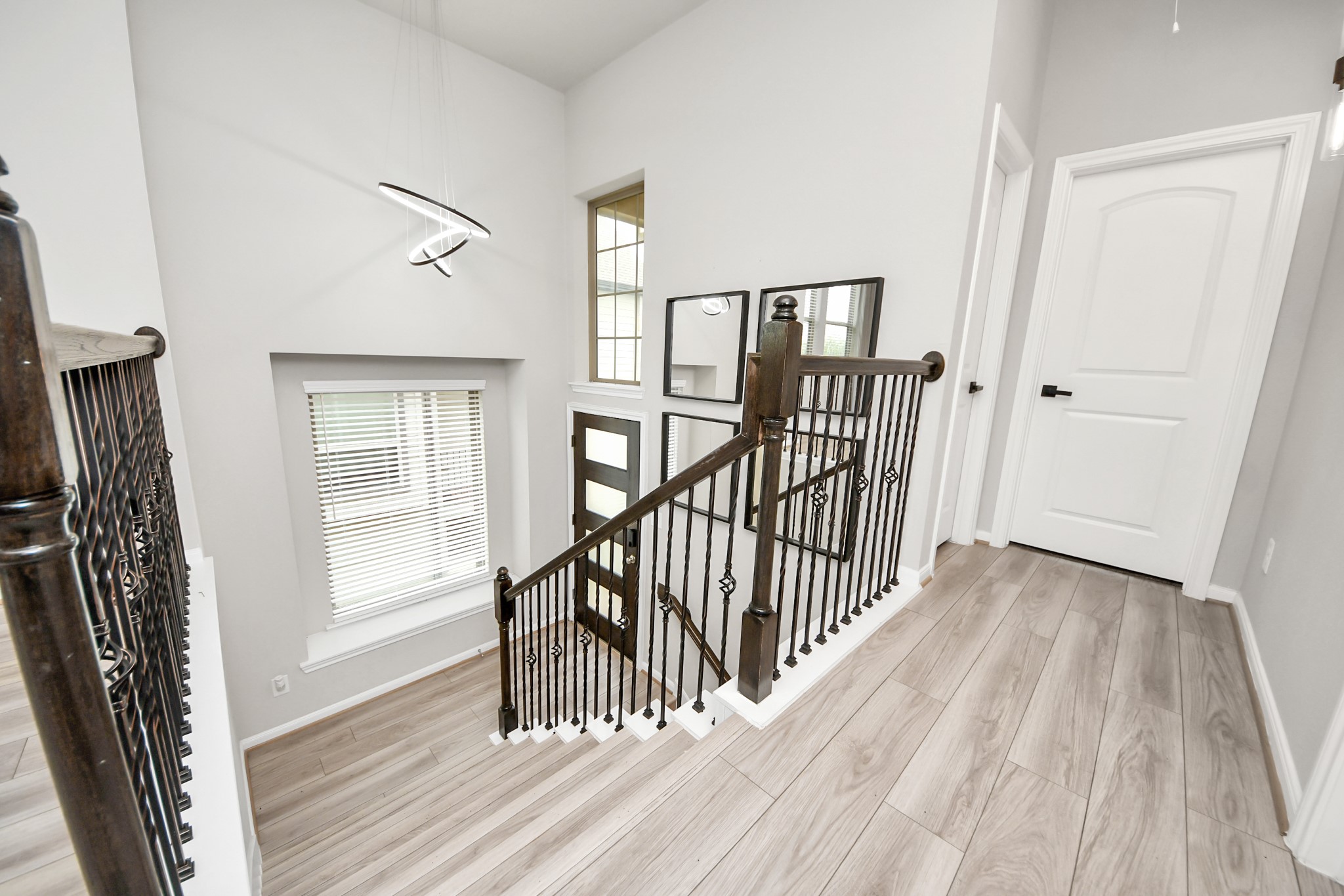 2539 Terrace Point Drive Property Photo 4