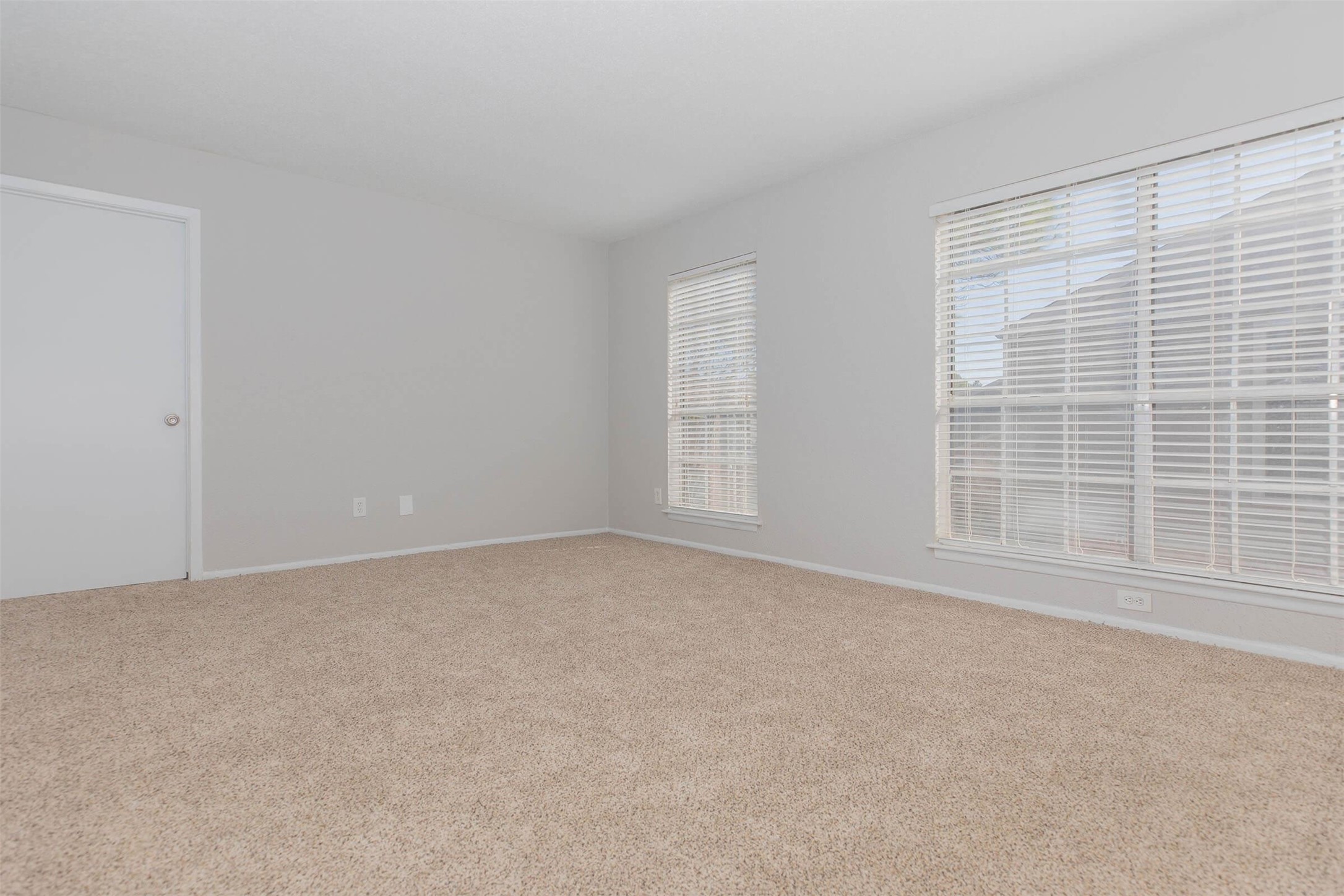 3125 Crestdale Drive 1517 Property Photo 2