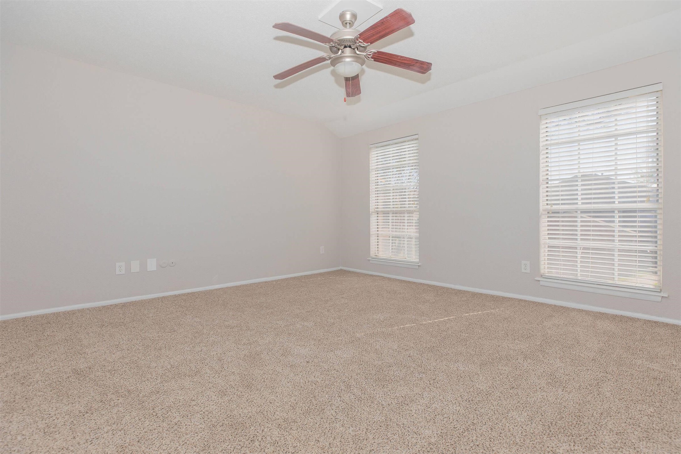 3125 Crestdale Drive 1517 Property Photo 6