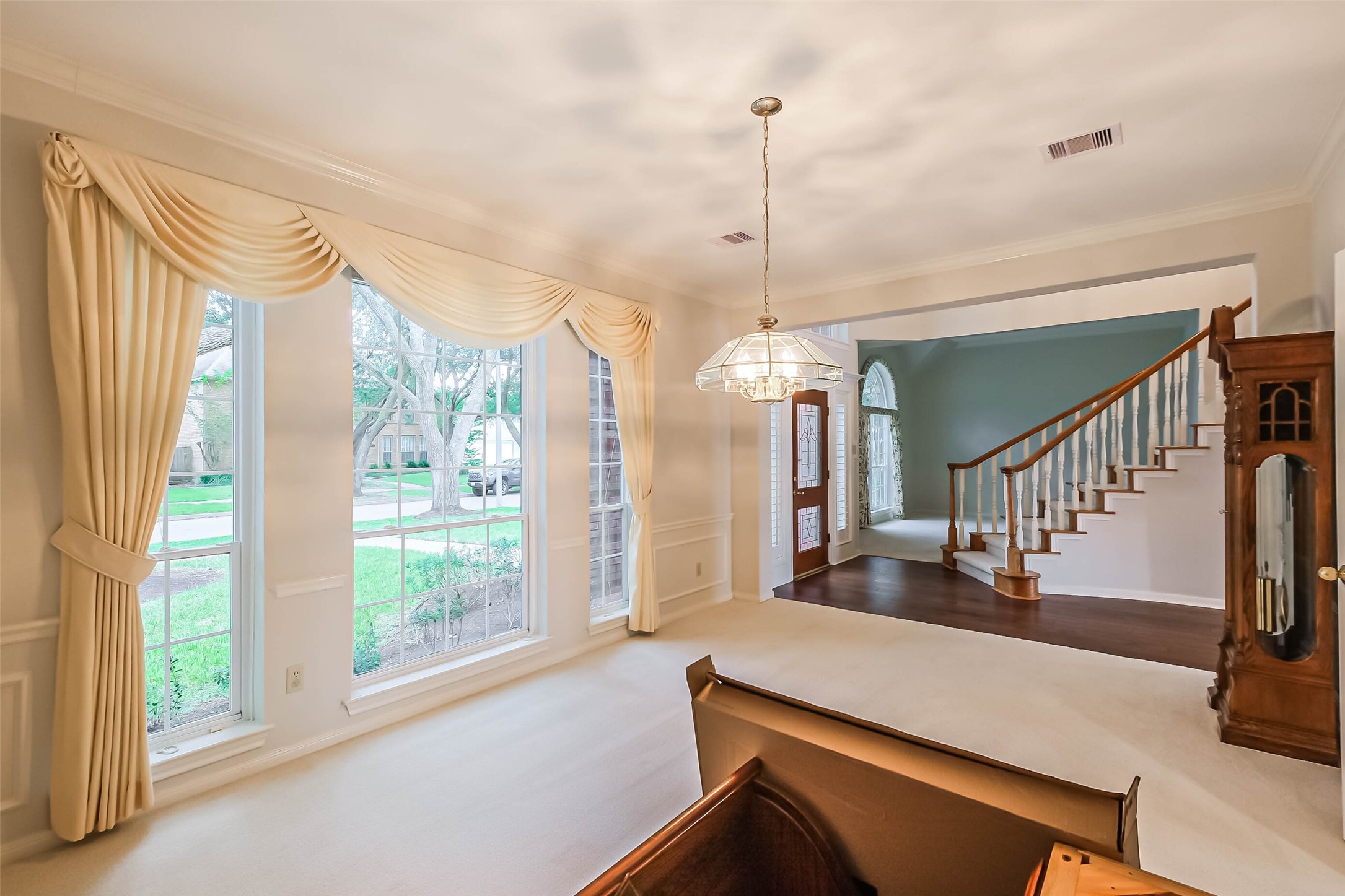 633 Clarenda Falls Drive Property Photo 10