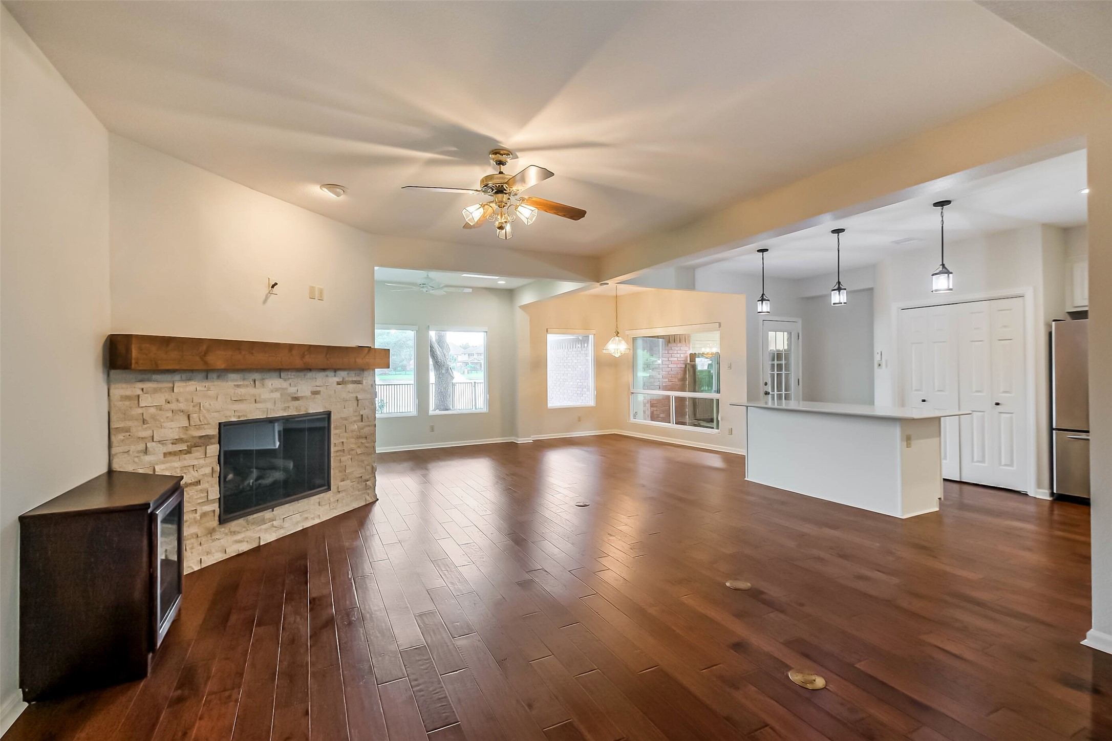 633 Clarenda Falls Drive Property Photo 12