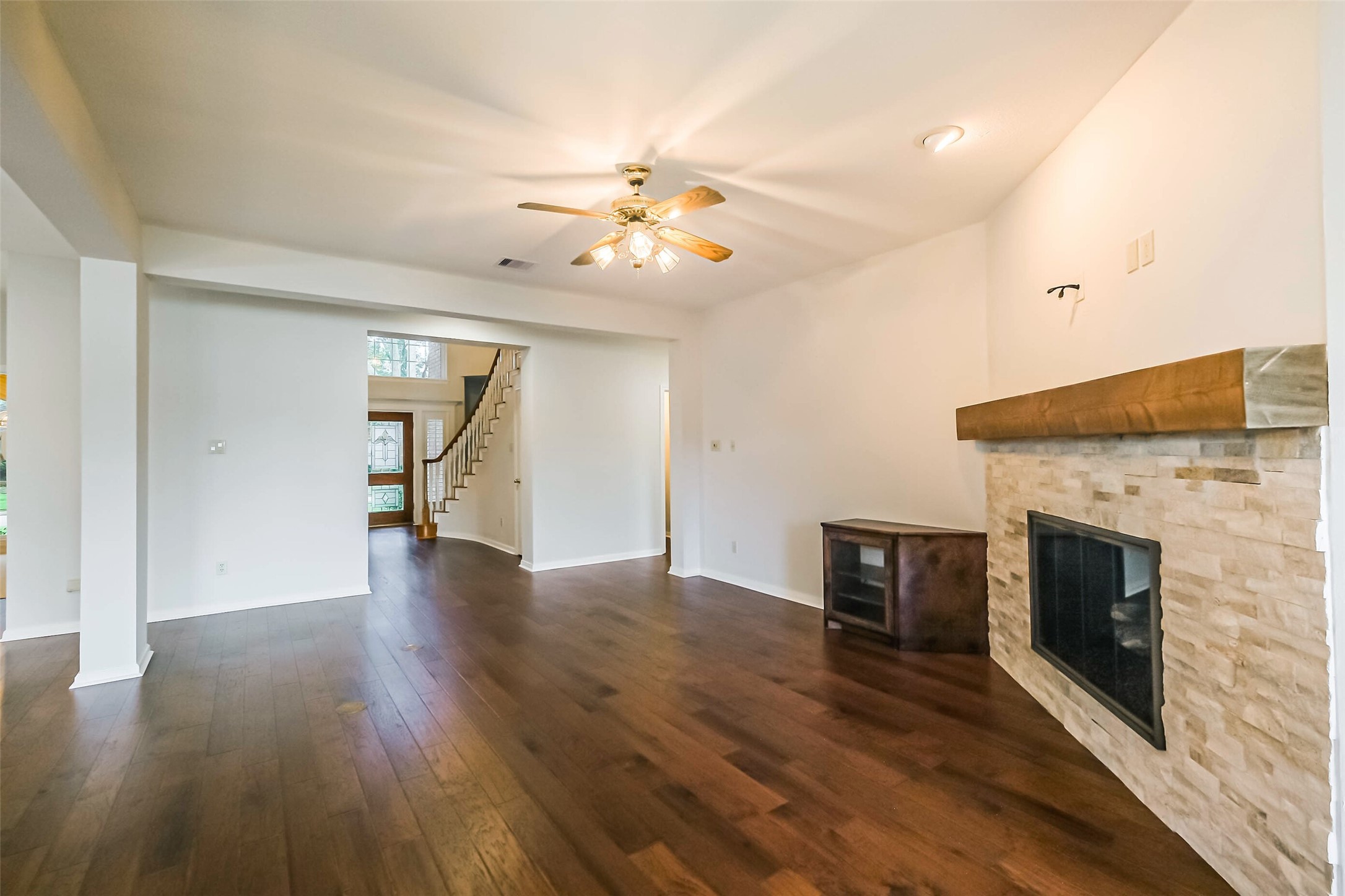 633 Clarenda Falls Drive Property Photo 13