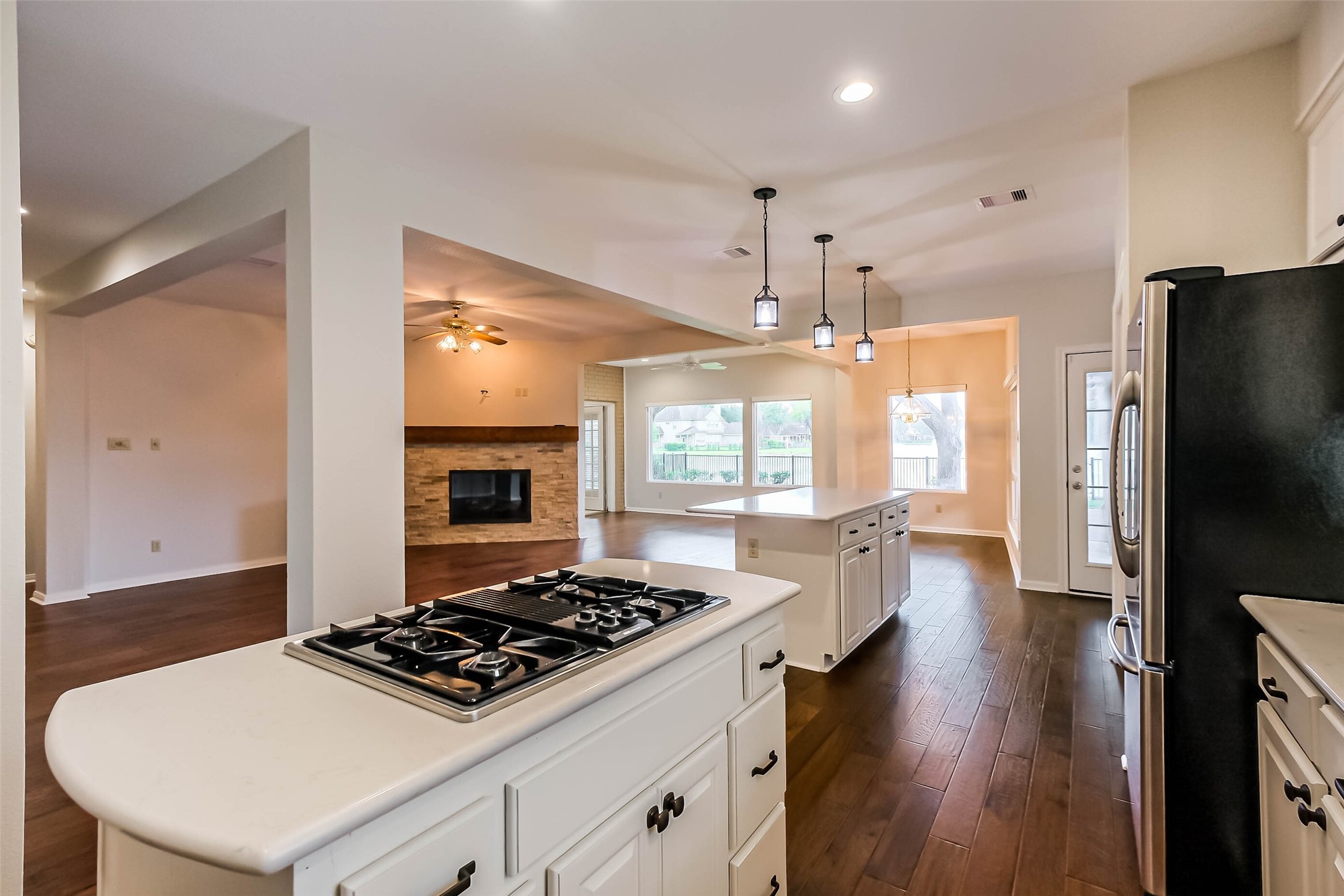 633 Clarenda Falls Drive Property Photo 16