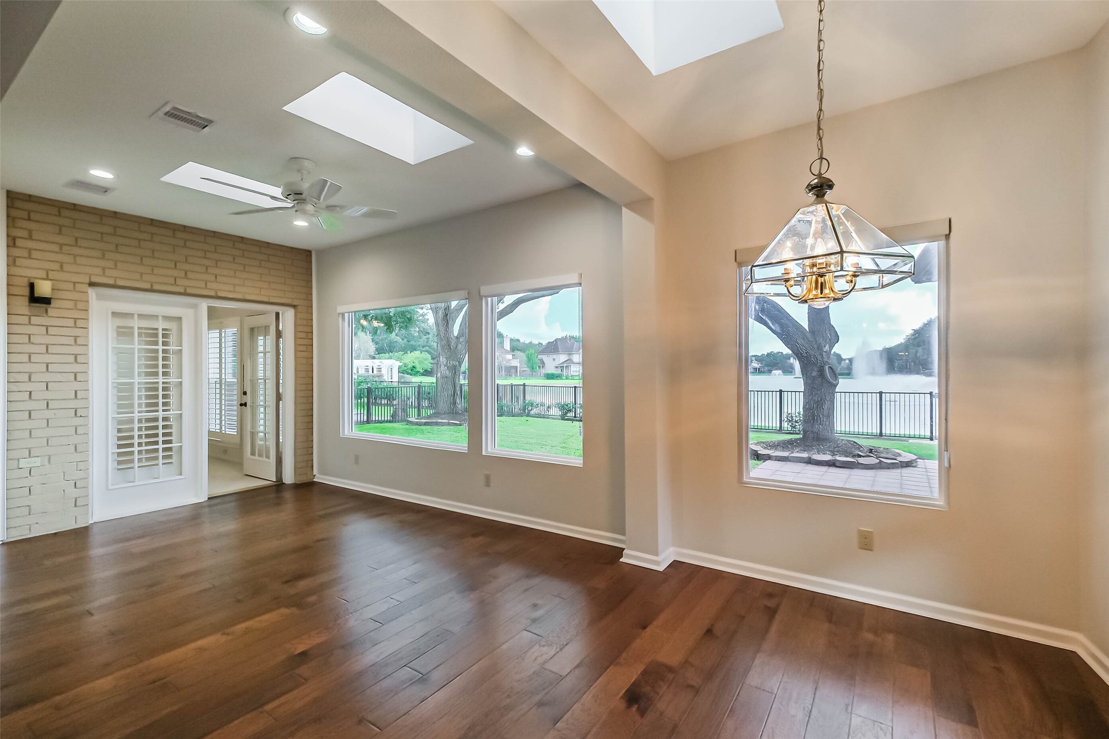 633 Clarenda Falls Drive Property Photo 25