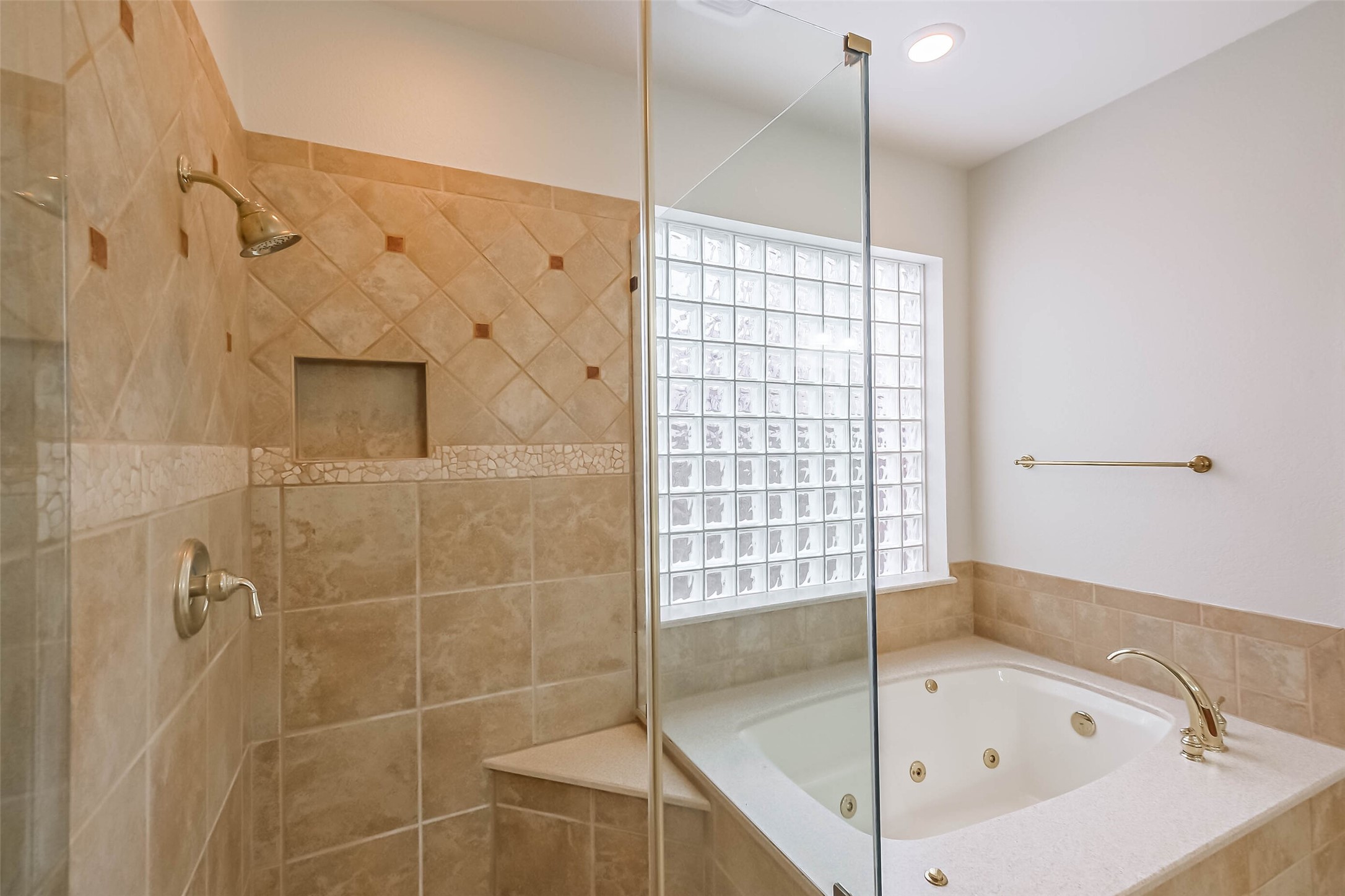 633 Clarenda Falls Drive Property Photo 29