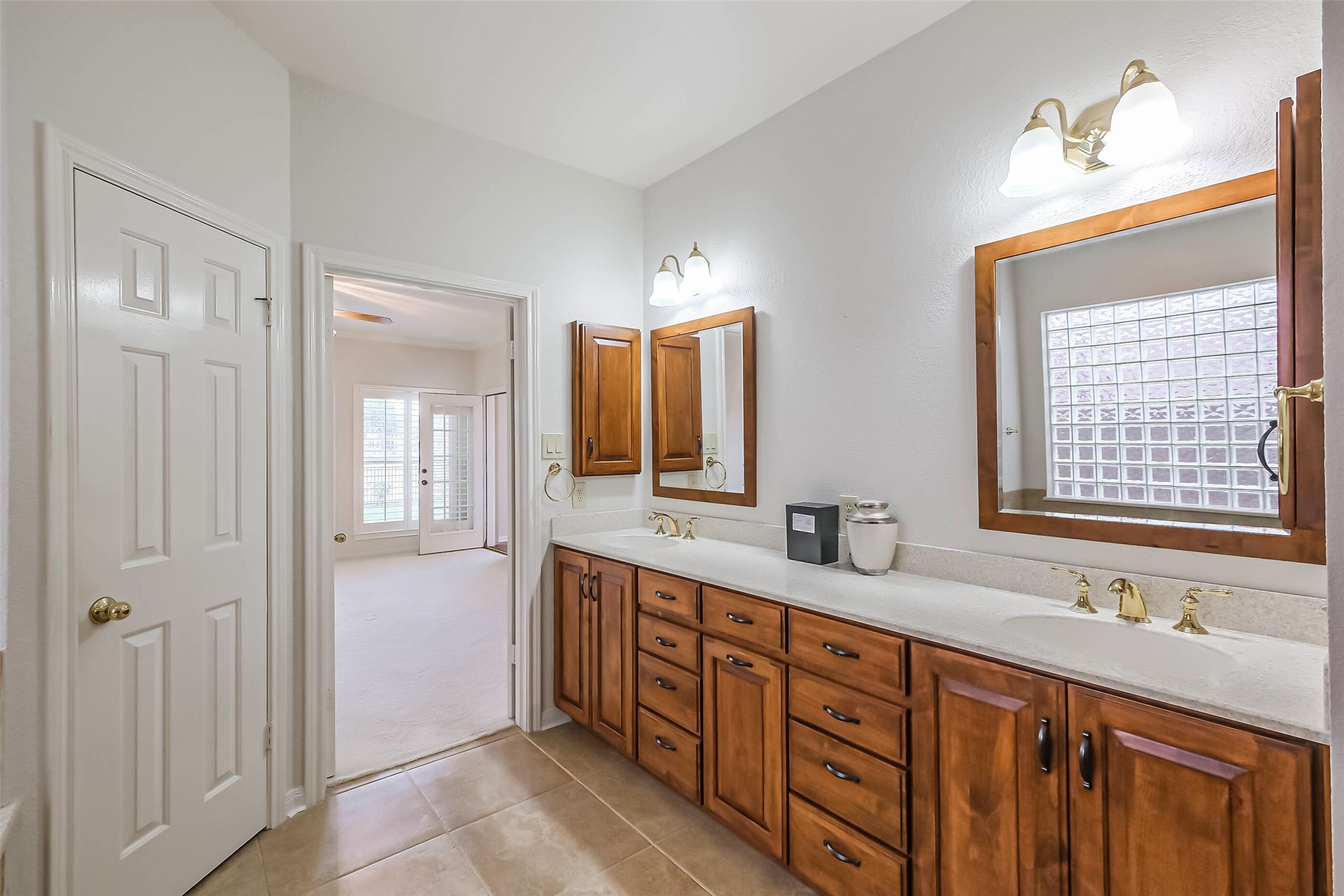 633 Clarenda Falls Drive Property Photo 30