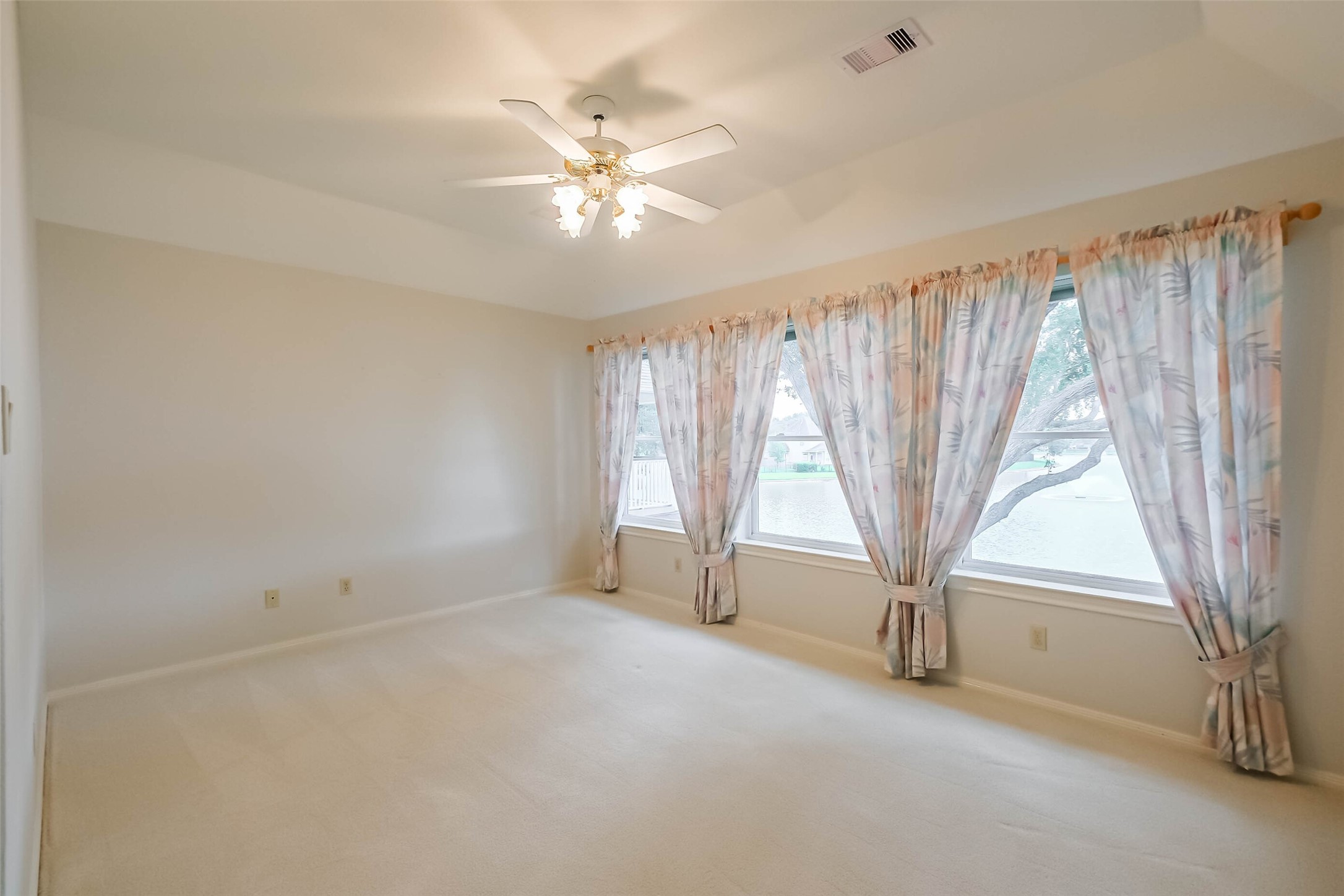 633 Clarenda Falls Drive Property Photo 34