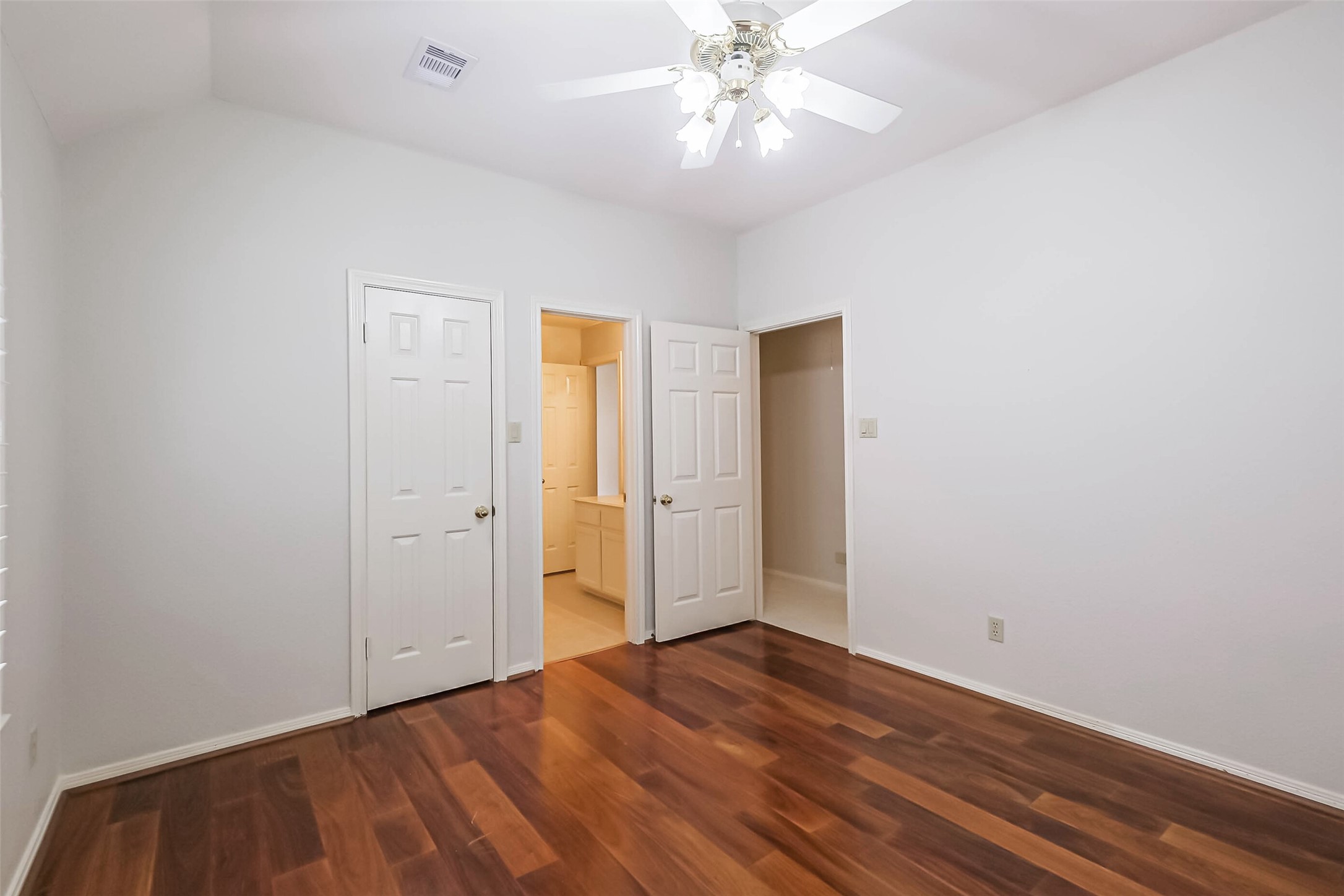 633 Clarenda Falls Drive Property Photo 40