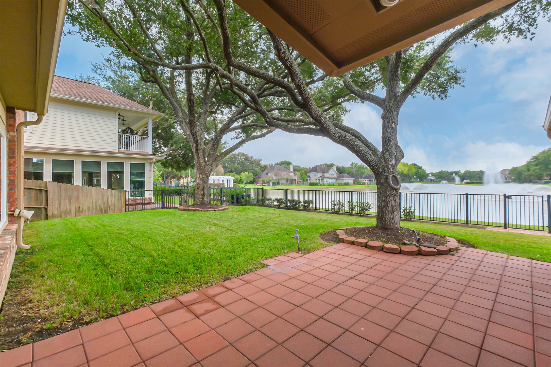 633 Clarenda Falls Drive Property Photo 43