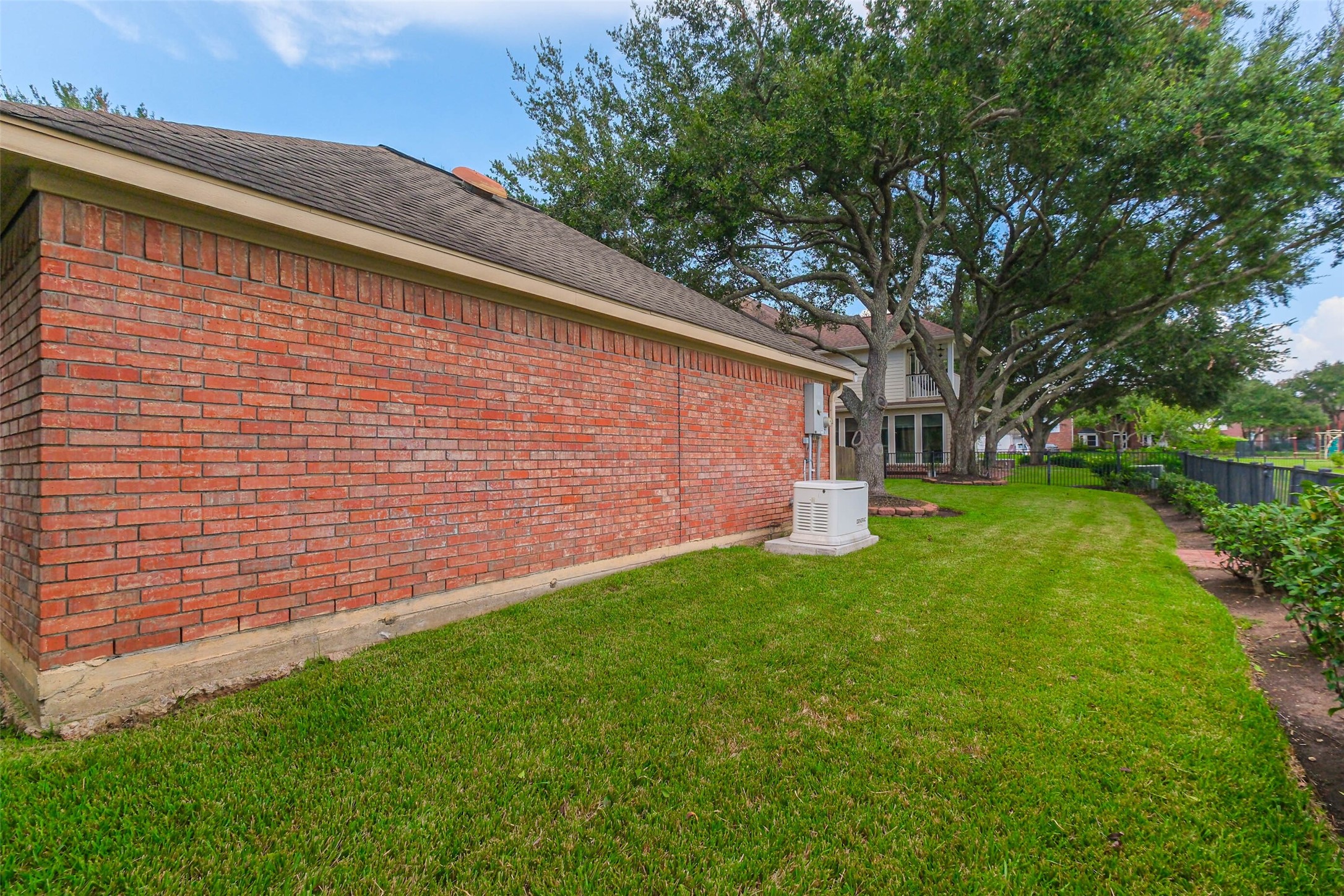 633 Clarenda Falls Drive Property Photo 46