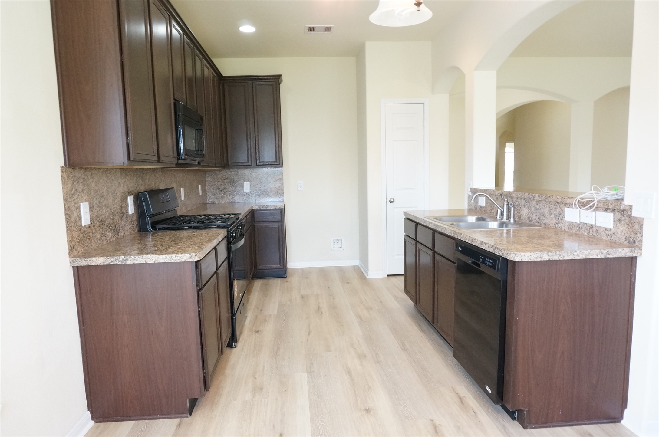 2622 Whitetip Court Property Photo 11