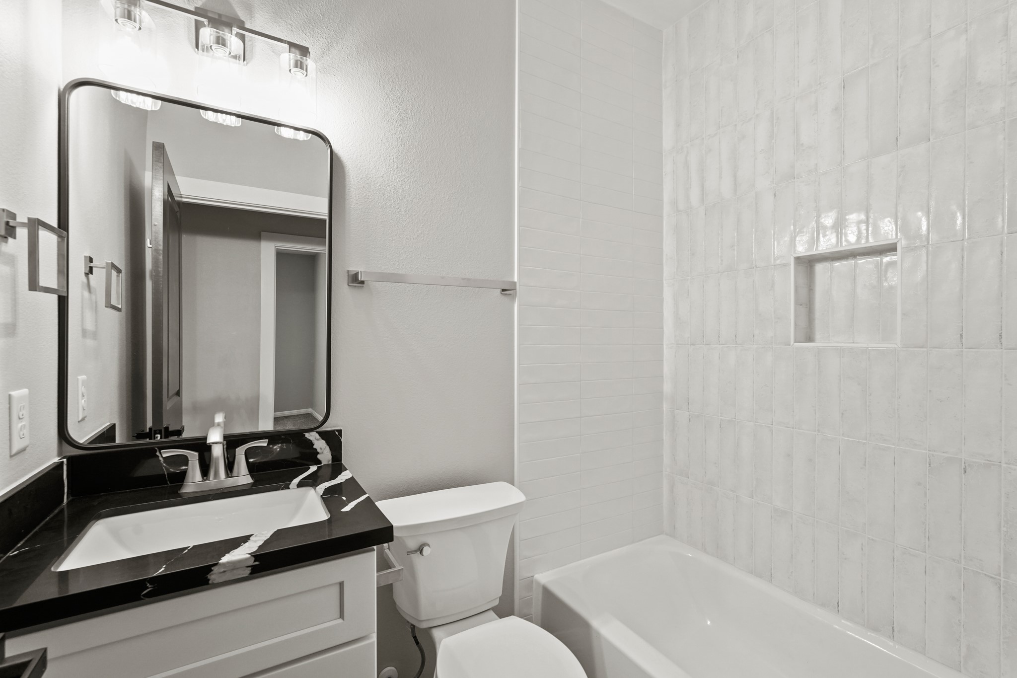 2113 Saint Charles Street A Property Photo 9