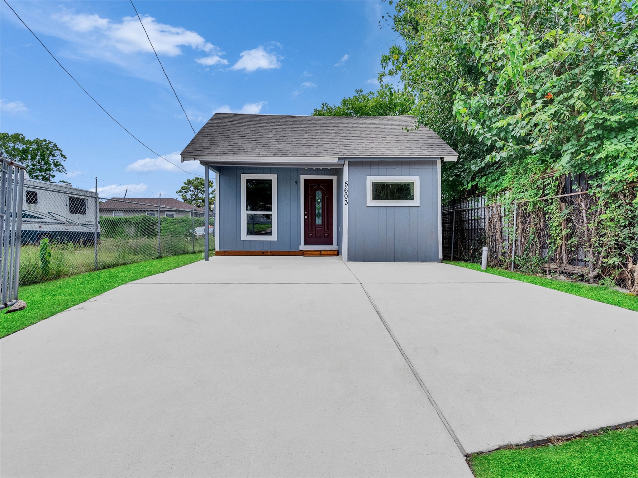 5603 N Wayside Drive Property Photo