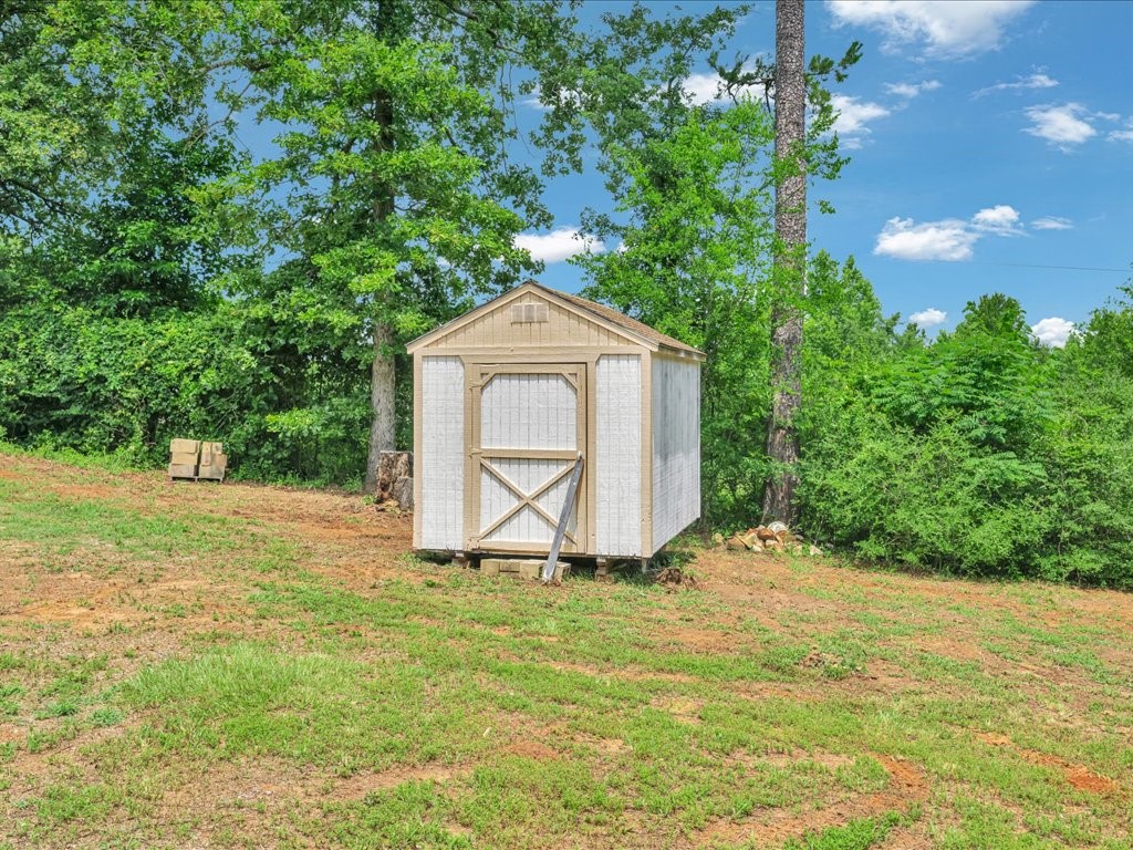 1949 County Road 2717 Property Photo 39