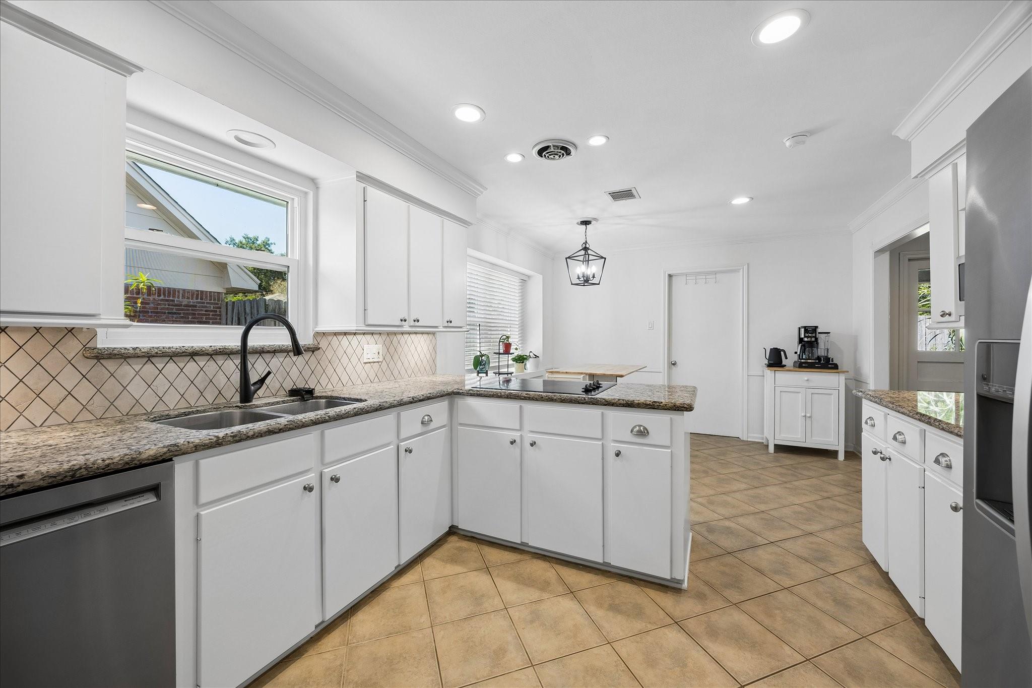 7626 Meadowvale Drive, Houston Tx 77063 Property Photo 12