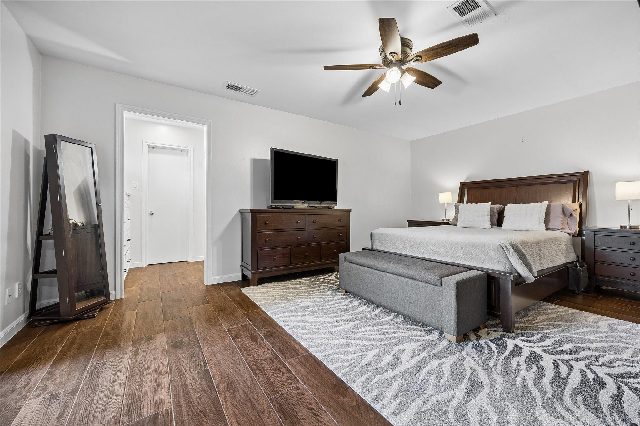 7626 Meadowvale Drive, Houston Tx 77063 Property Photo 16