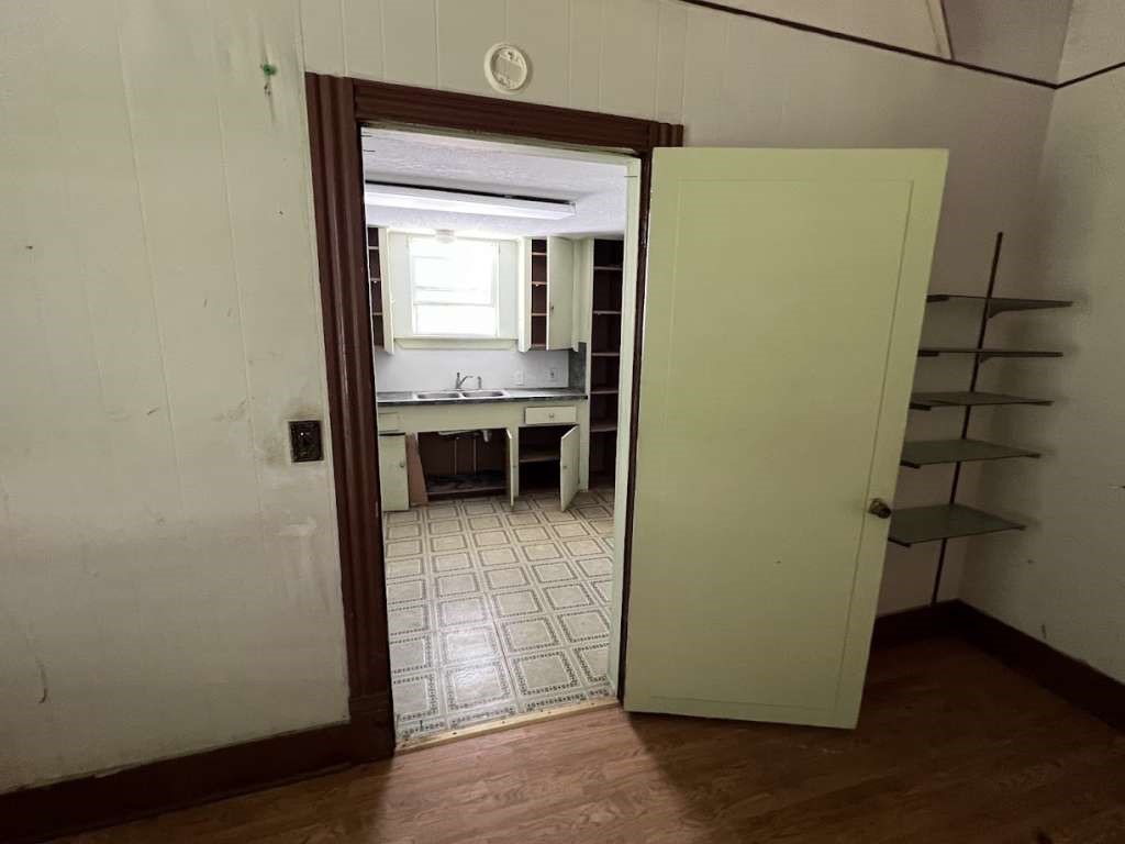 1511 37th Street Property Photo 7