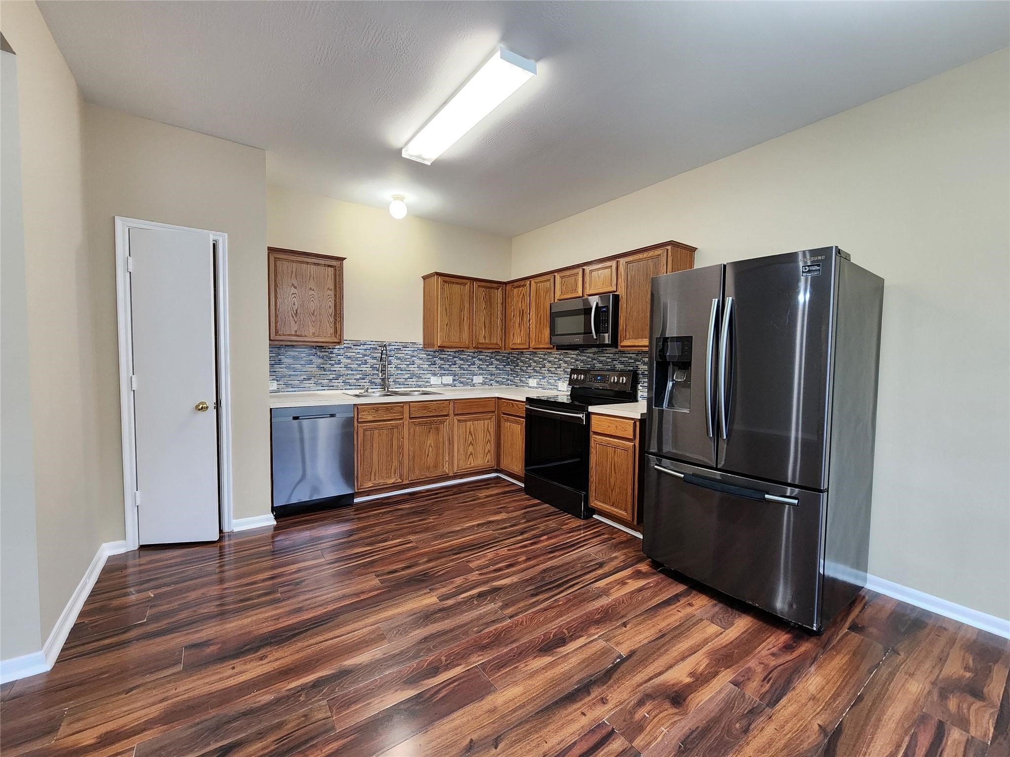 7539 Legacy Pines Drive Property Photo 5
