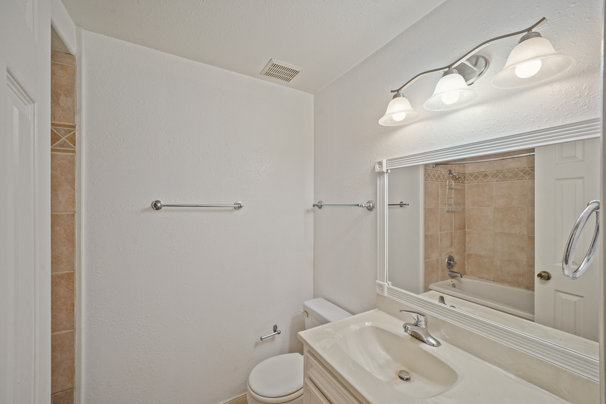 1539 Hawthorne Street 4 Property Photo 4