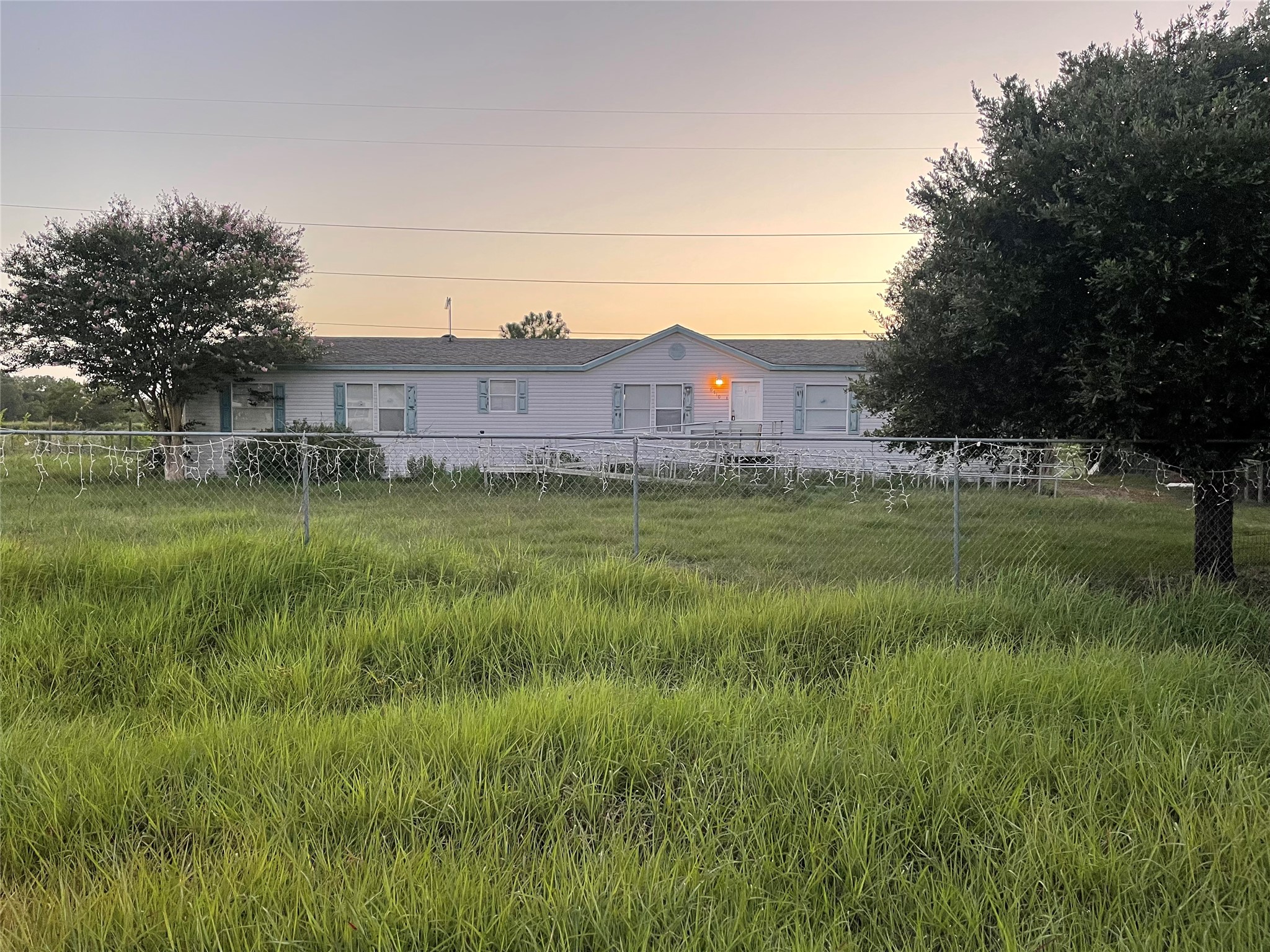 6710 Trail Loop W Property Photo 2
