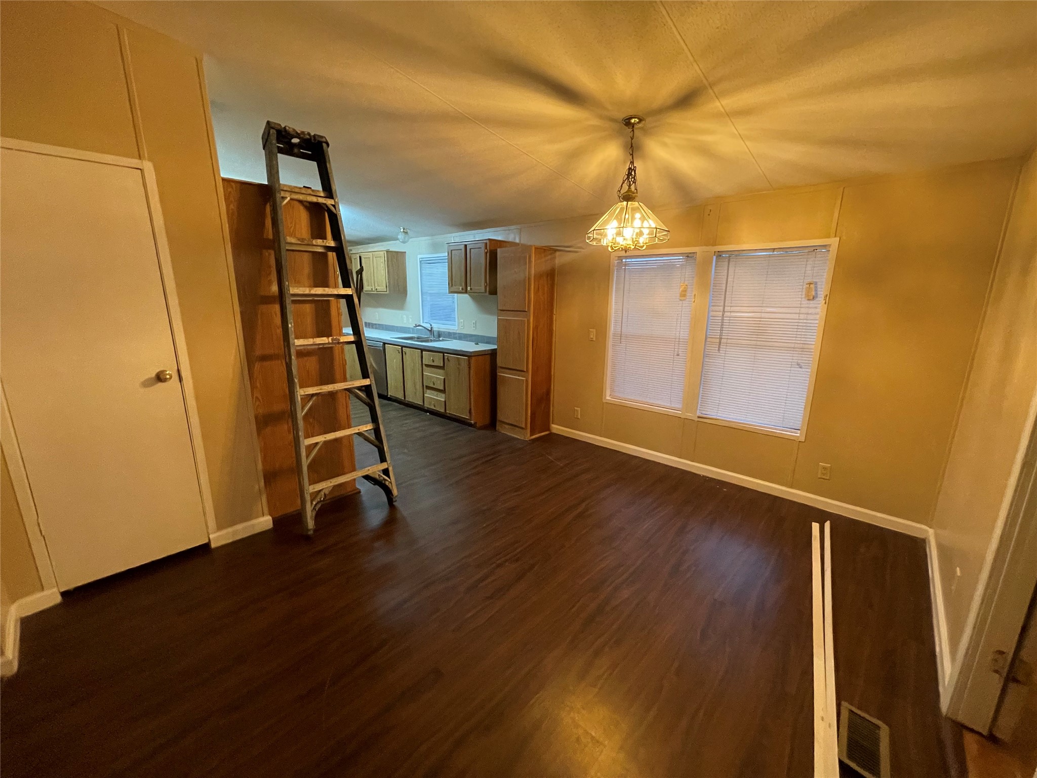 6710 Trail Loop W Property Photo 14