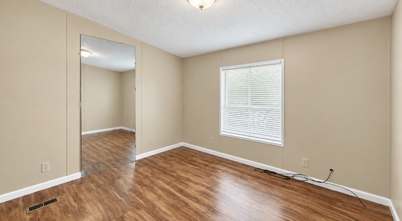 6710 Trail Loop W Property Photo 14