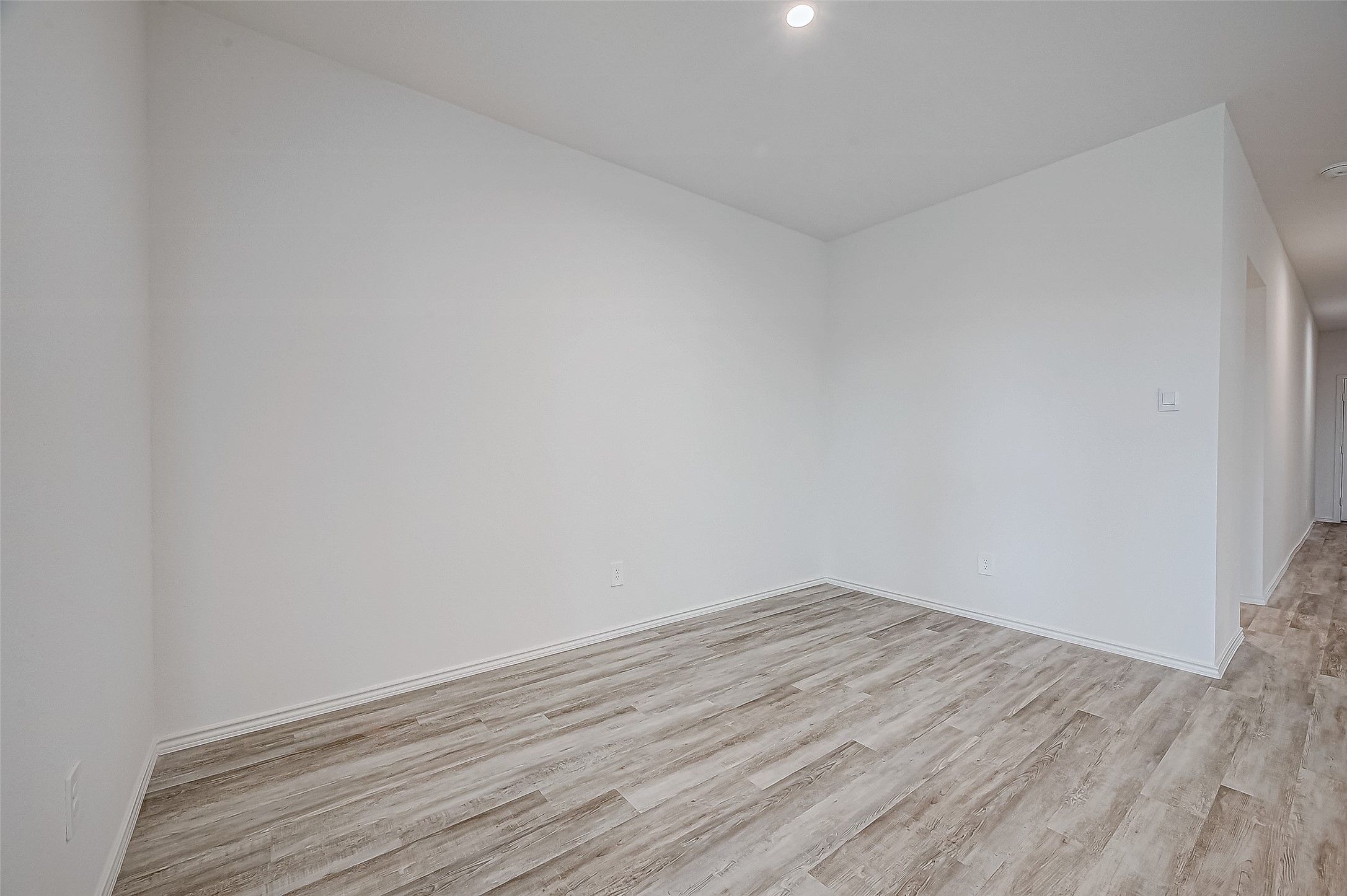 5034 Balcolm Drive Property Photo 12