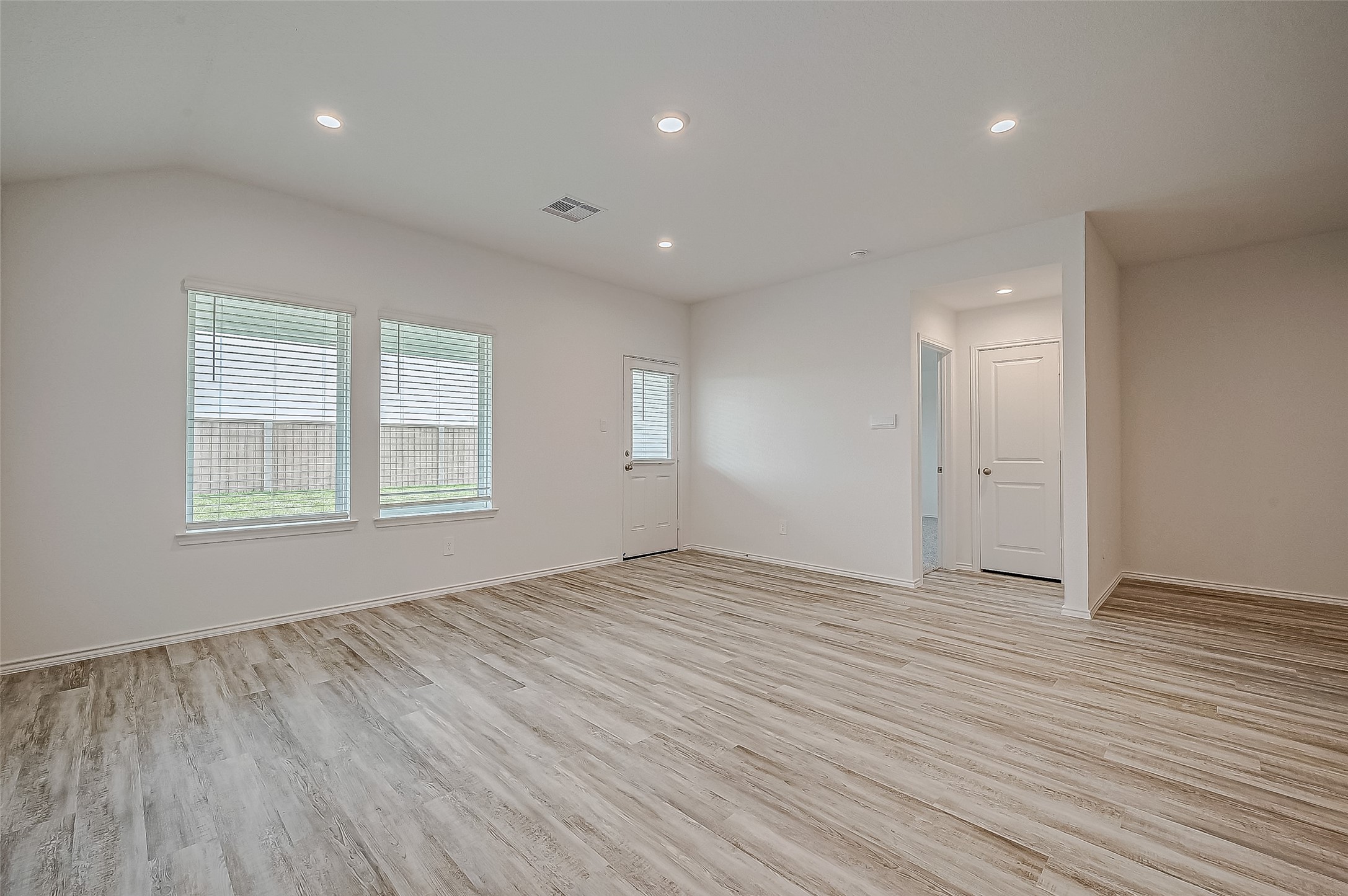5034 Balcolm Drive Property Photo 20