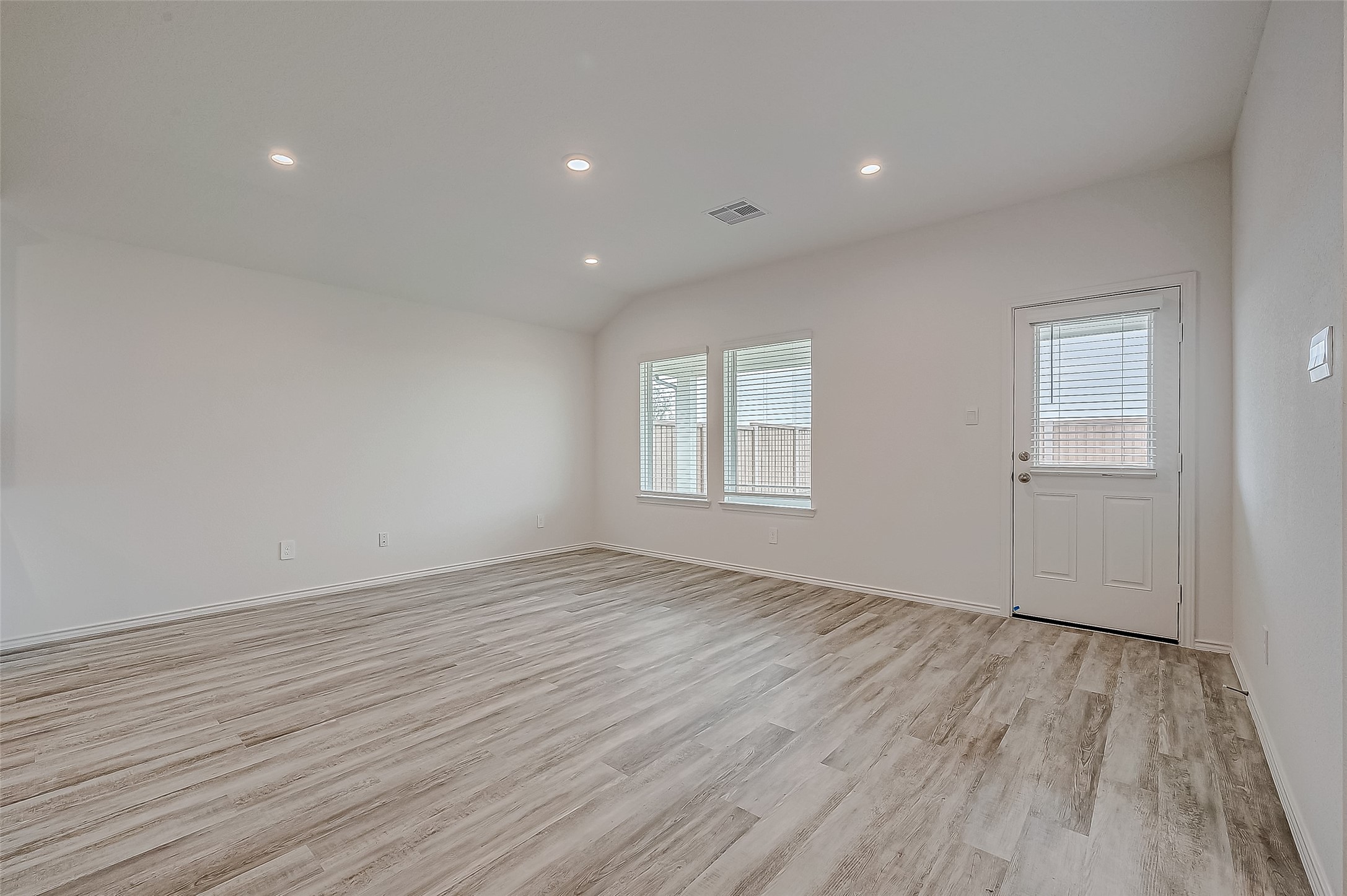 5034 Balcolm Drive Property Photo 23