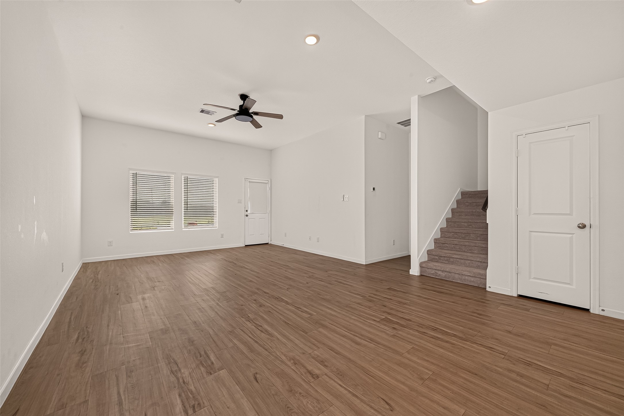 3242 Spanish Oak Lane Property Photo 6