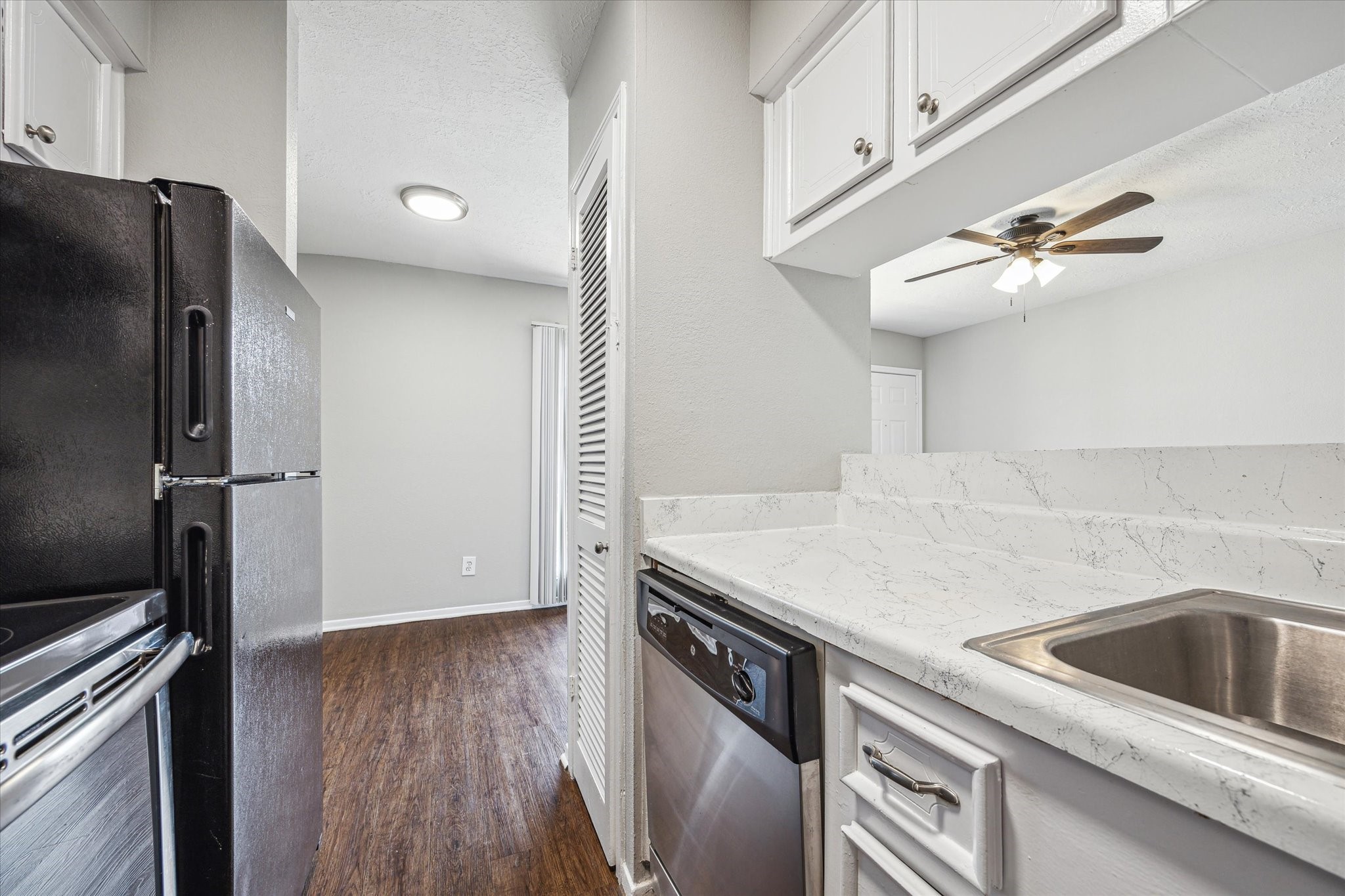 201 Emerson Street 18 Property Photo 7
