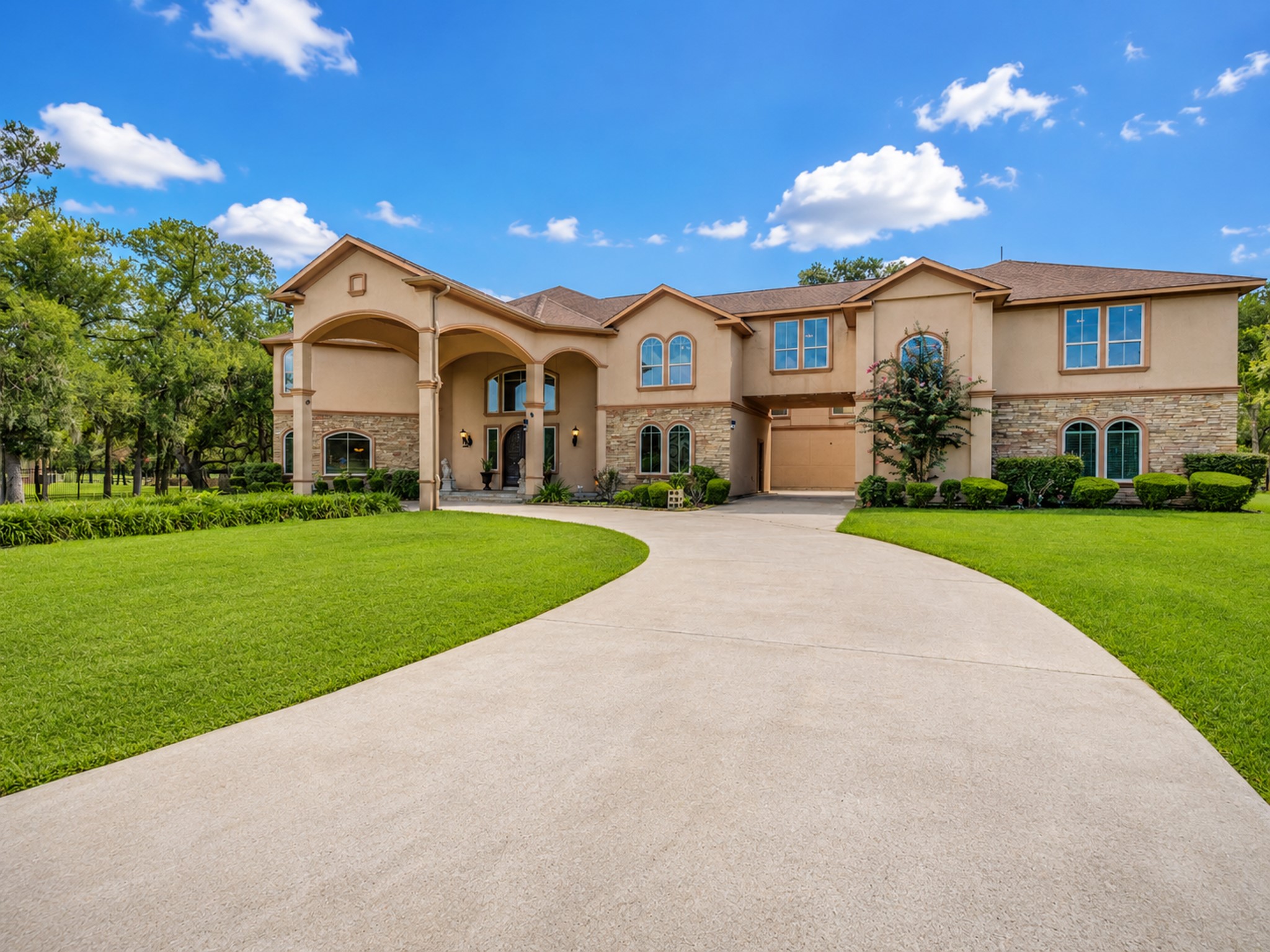 8607 Thornberry Hollow Court Property Photo 1