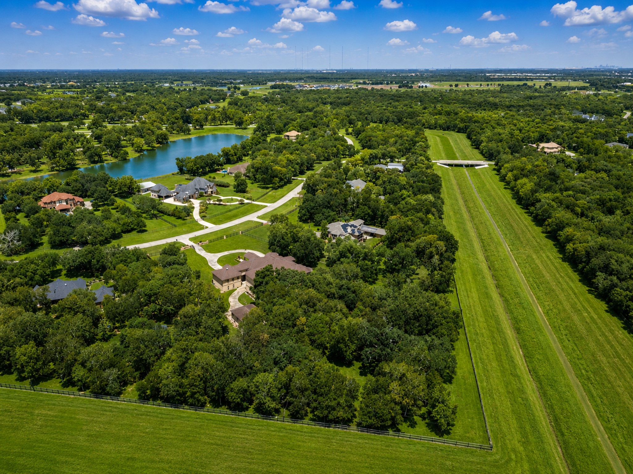 8607 Thornberry Hollow Court Property Photo 4