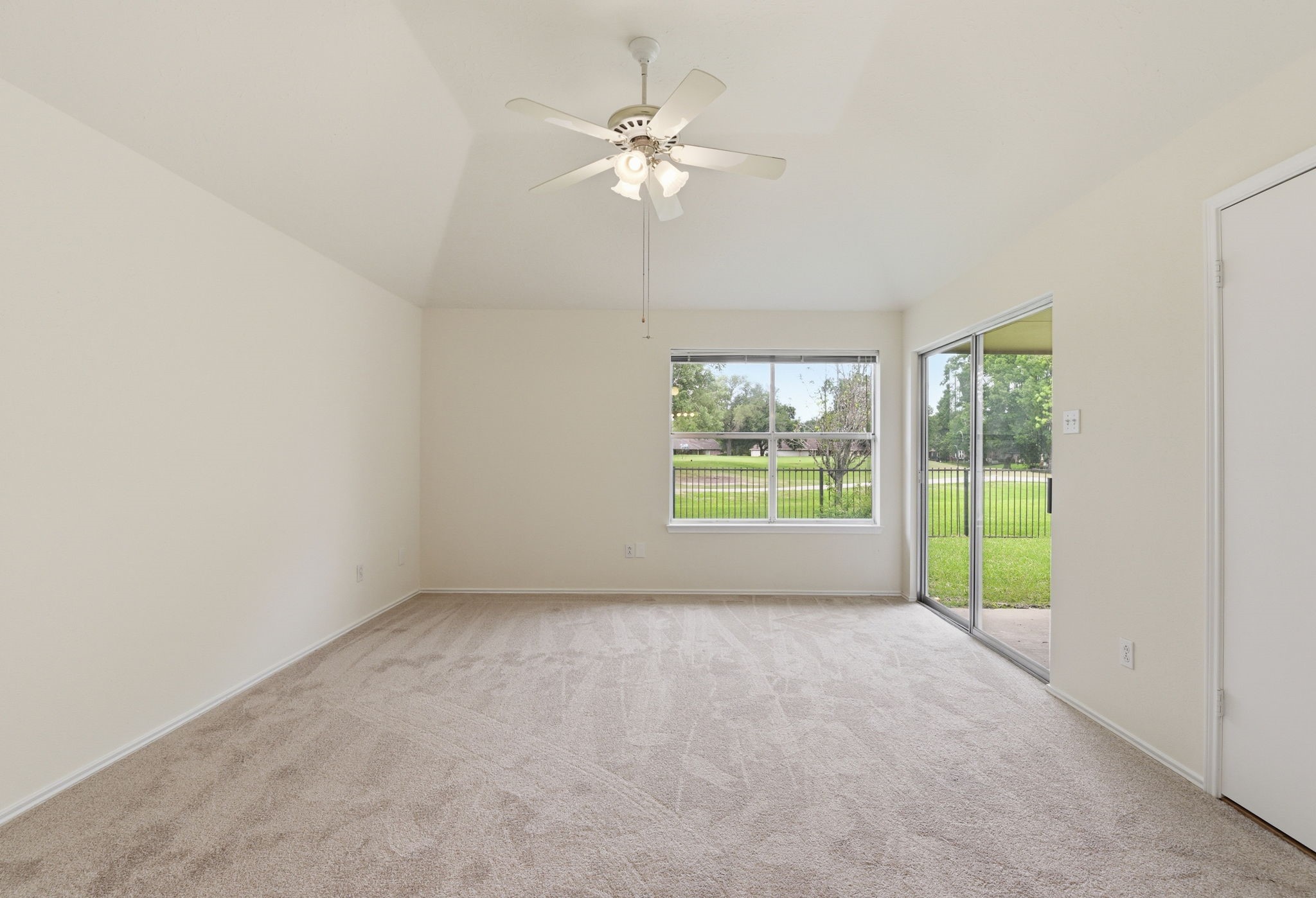 2739 S Peach Hollow Circle Property Photo 25