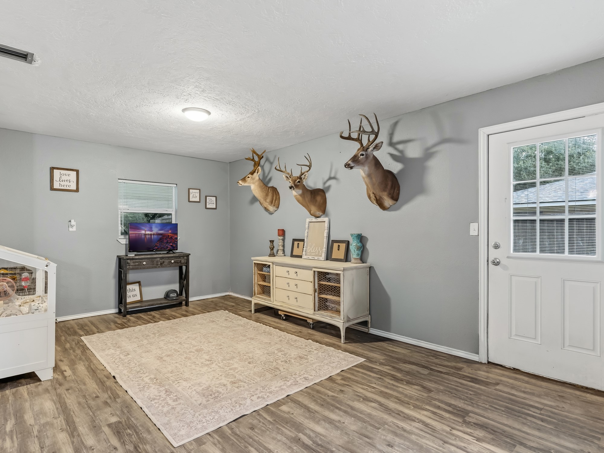 15589 San Jacinto Street Property Photo 8
