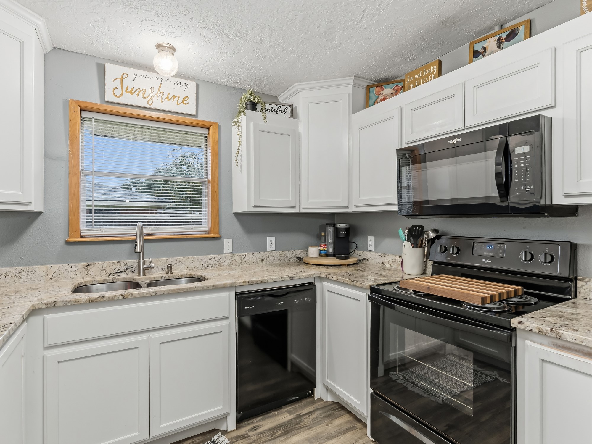 15589 San Jacinto Street Property Photo 13