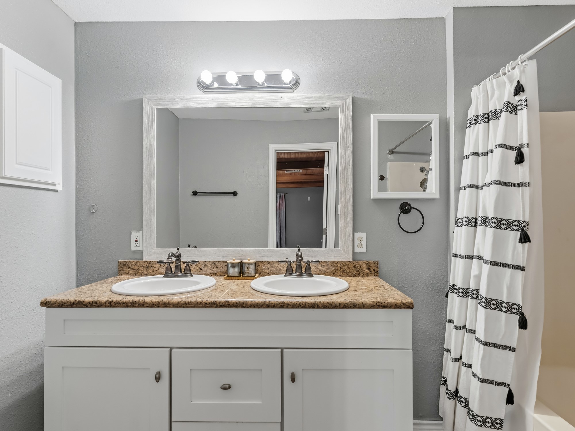15589 San Jacinto Street Property Photo 22
