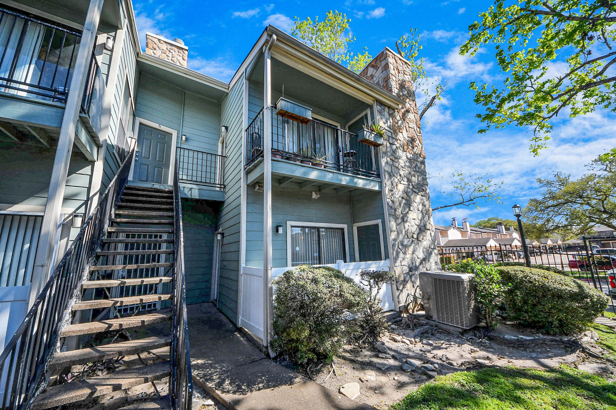 3750 Tanglewilde Street A7 Property Photo 4