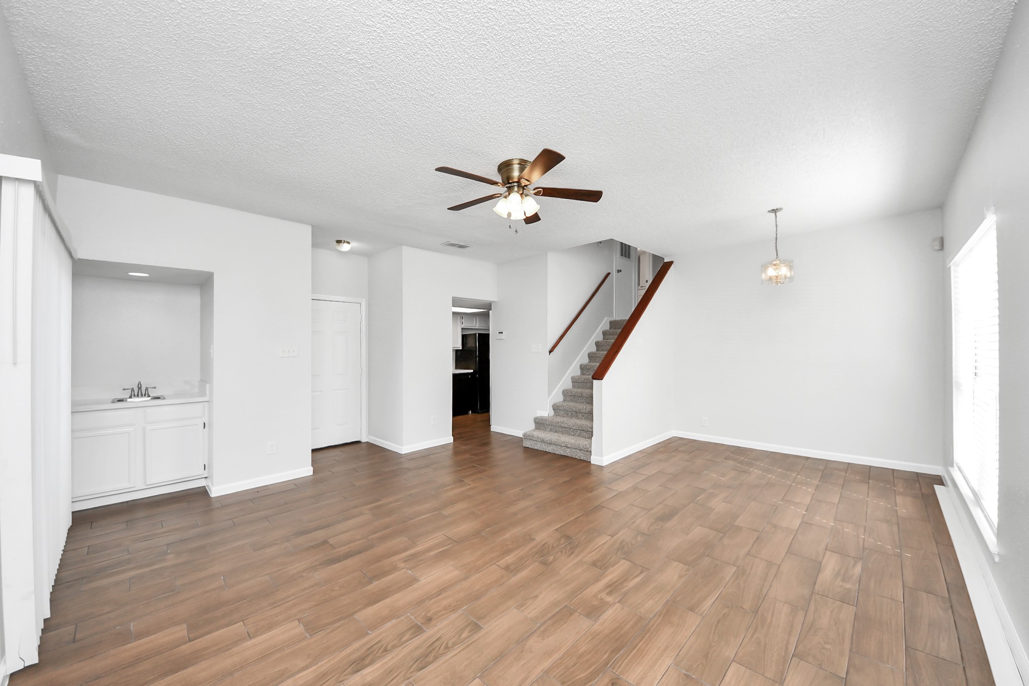 3750 Tanglewilde Street A7 Property Photo 10