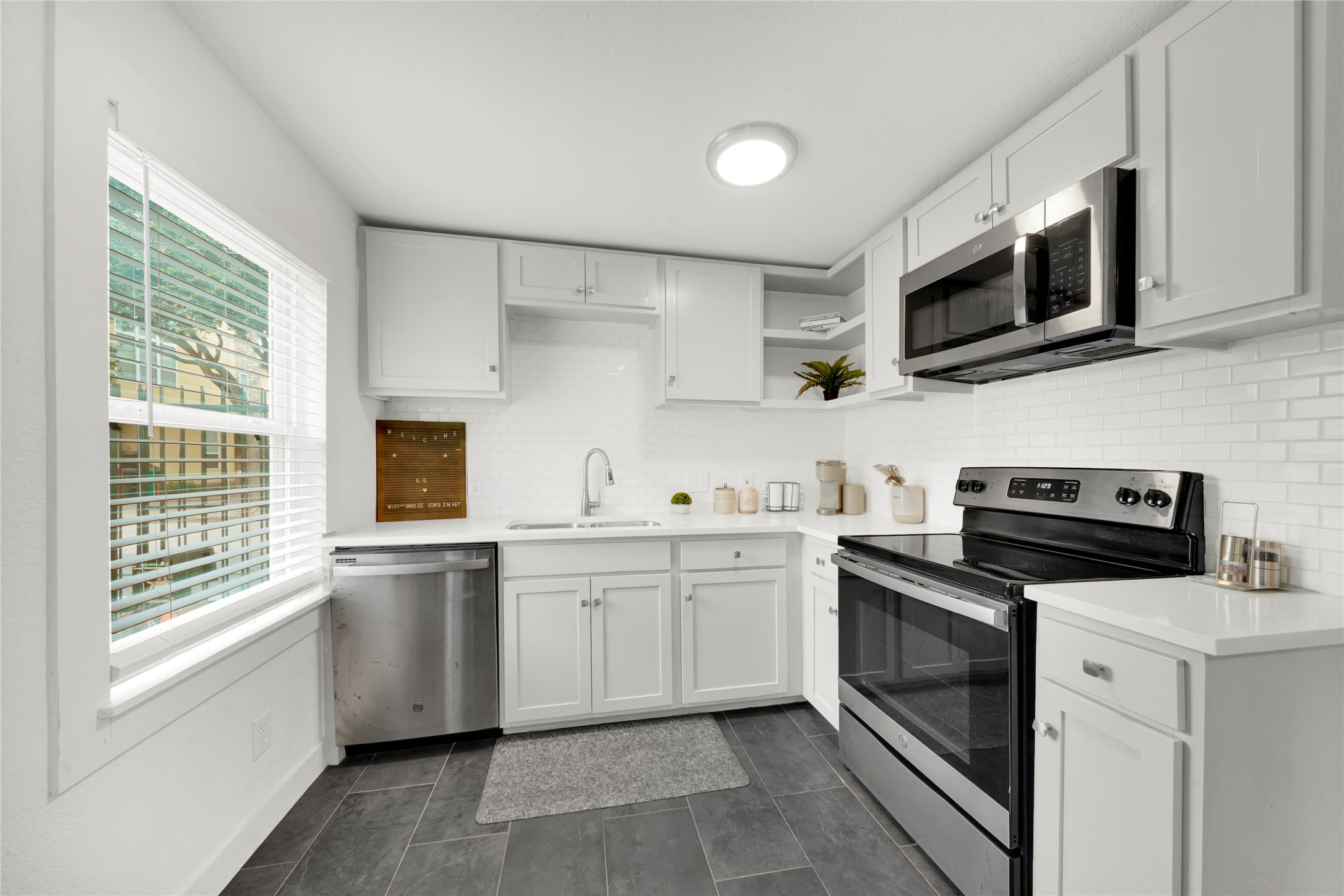 5603 Petty A Property Photo 5
