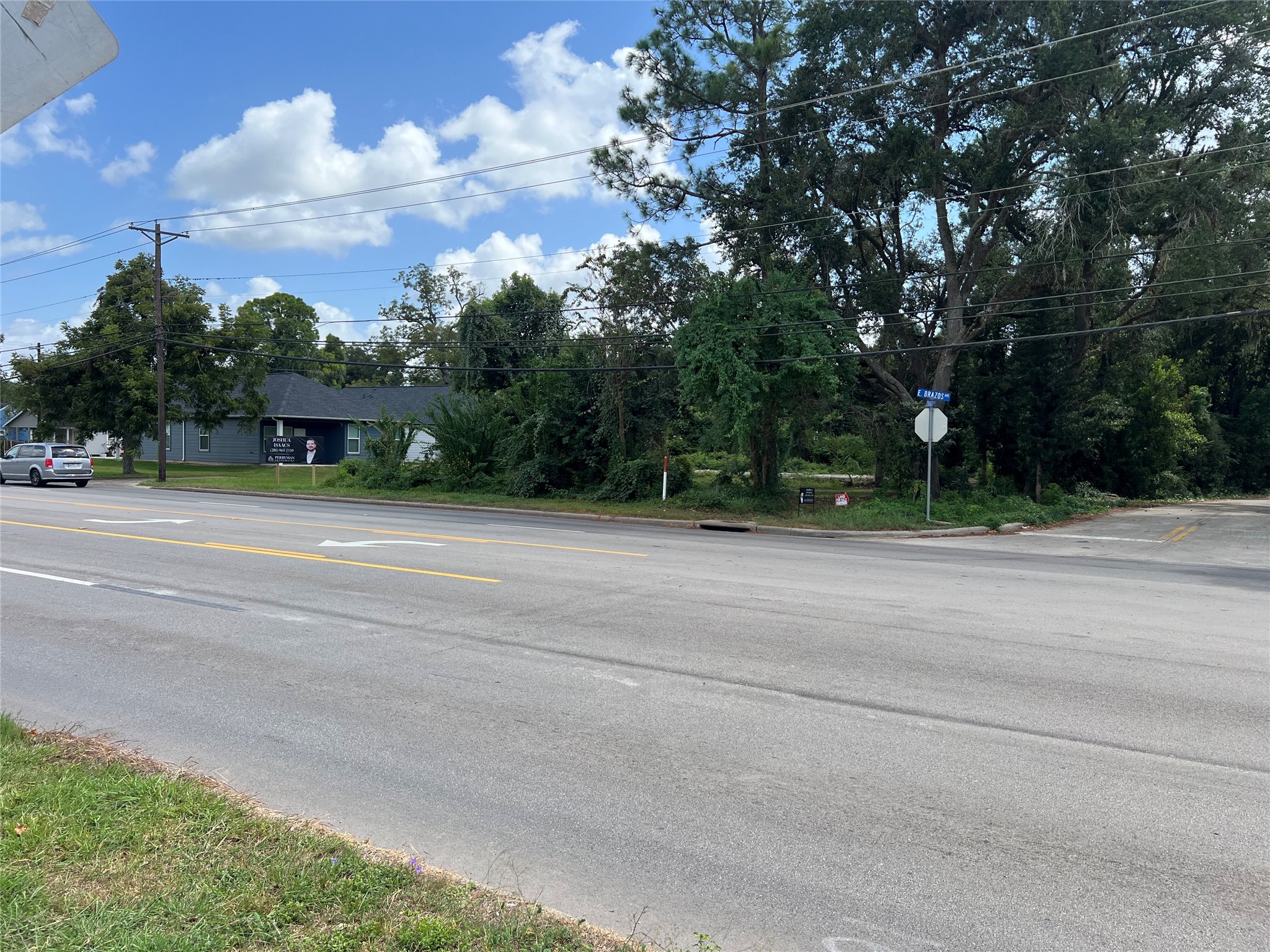 701 E Brazos Avenue Property Photo 1