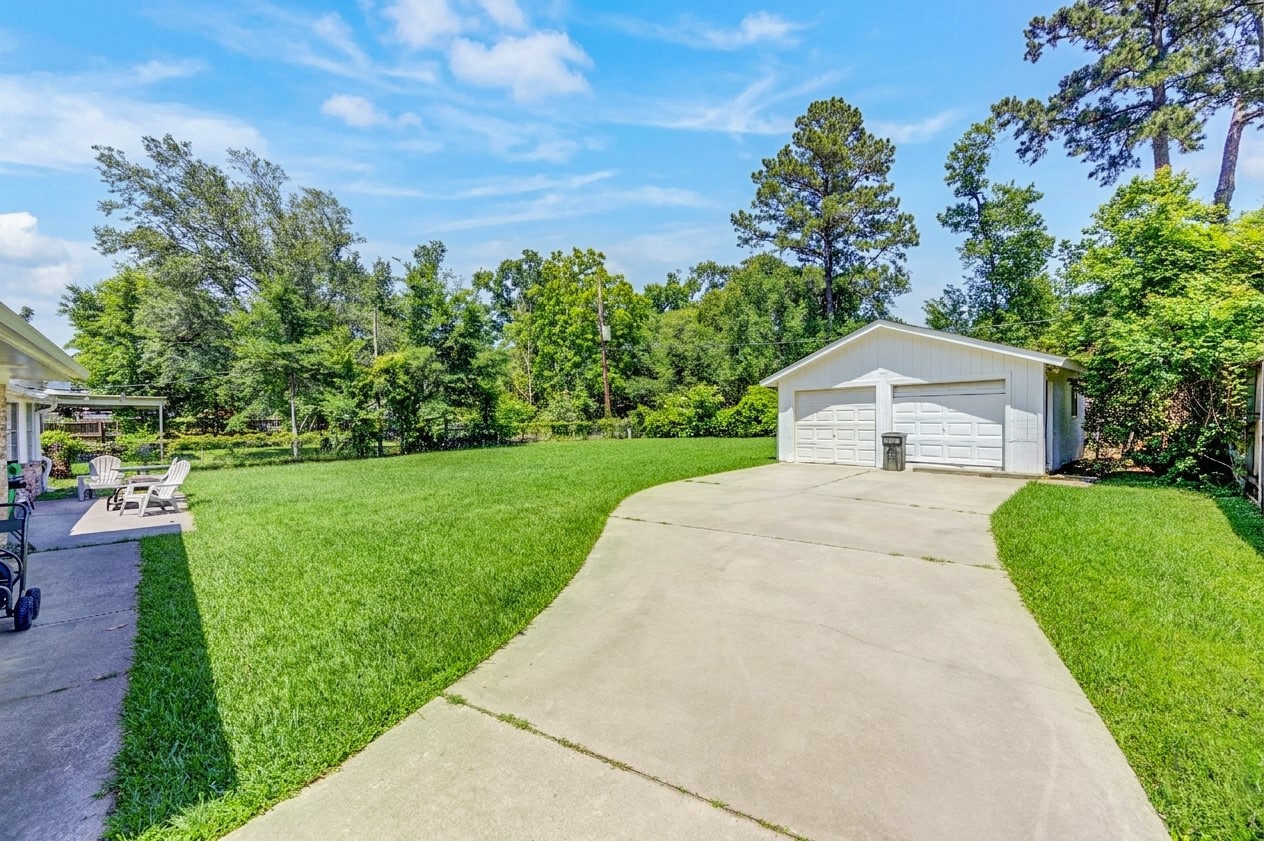 24522 Glen Loch Drive Property Photo 4