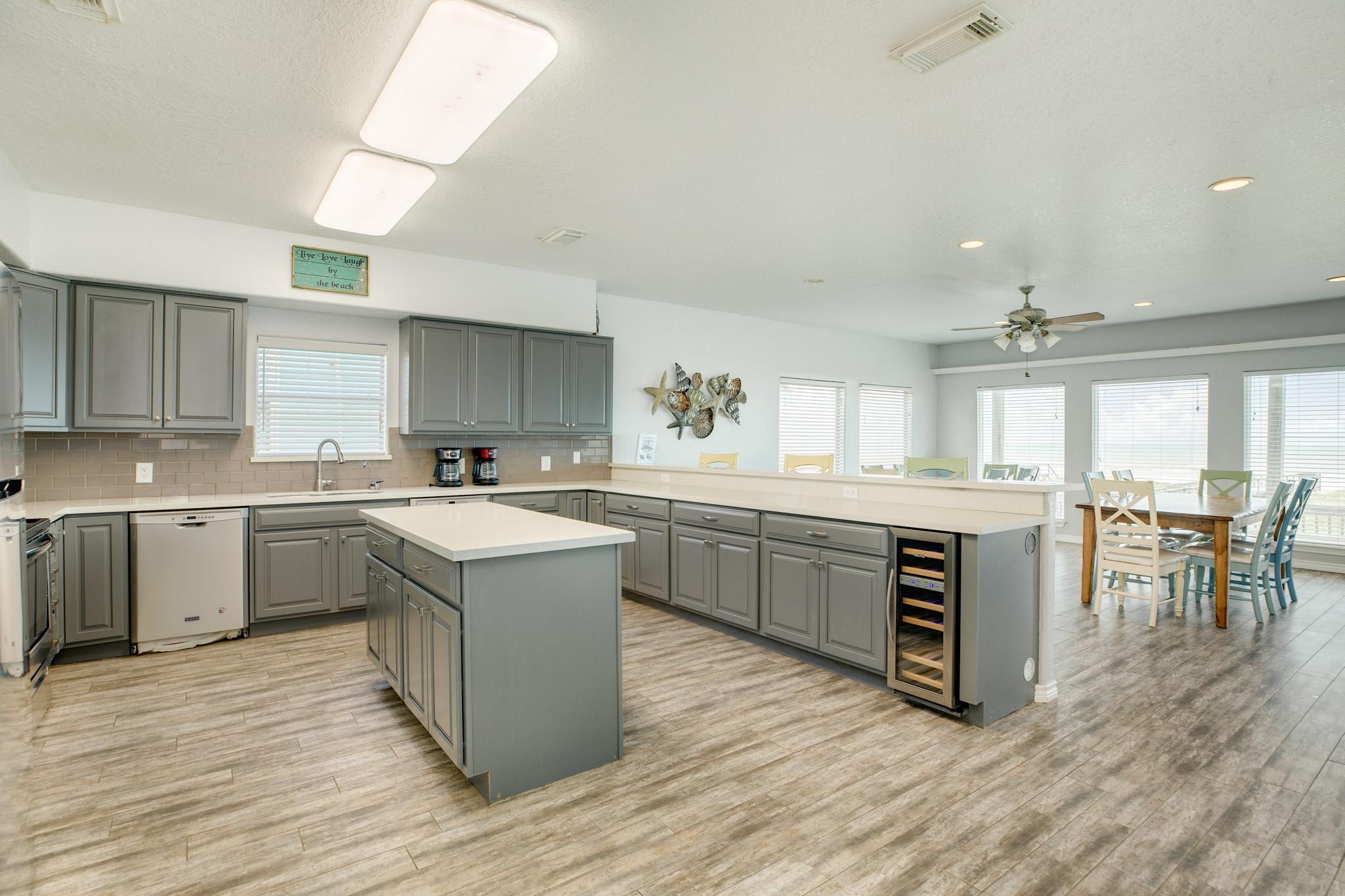 2402 Bluewater Highway, Surfside Beach Tx 77541 Property Photo 12