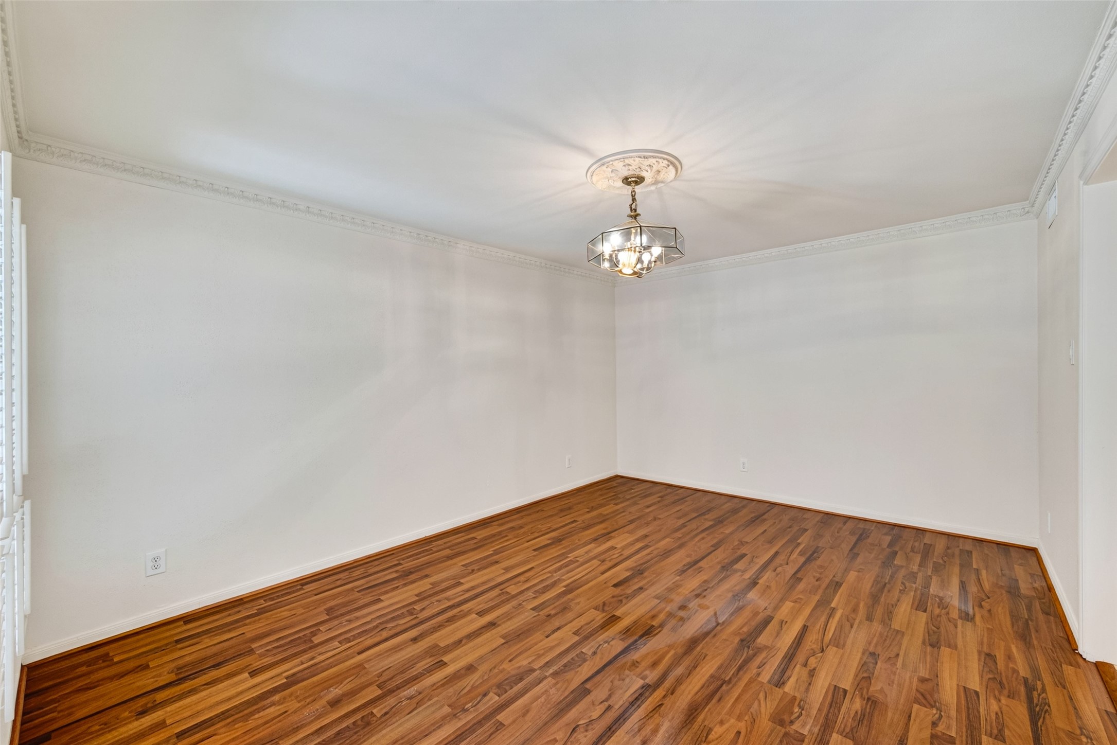 6222 Creekbend Drive Property Photo 9