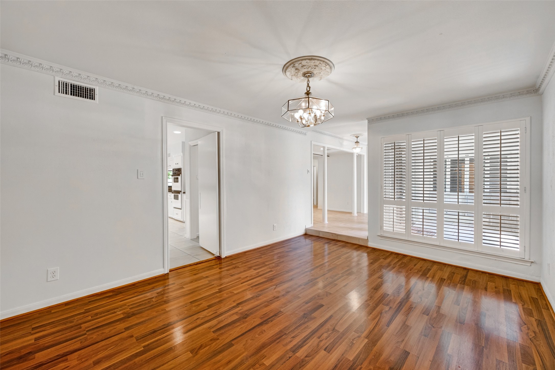 6222 Creekbend Drive Property Photo 10