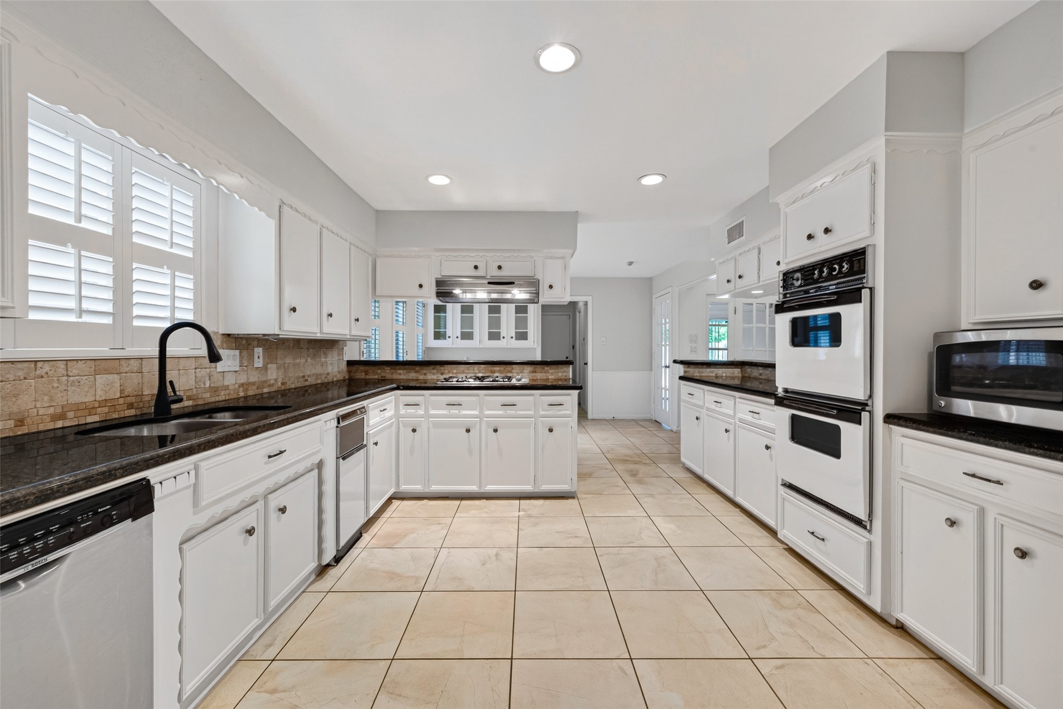 6222 Creekbend Drive Property Photo 25